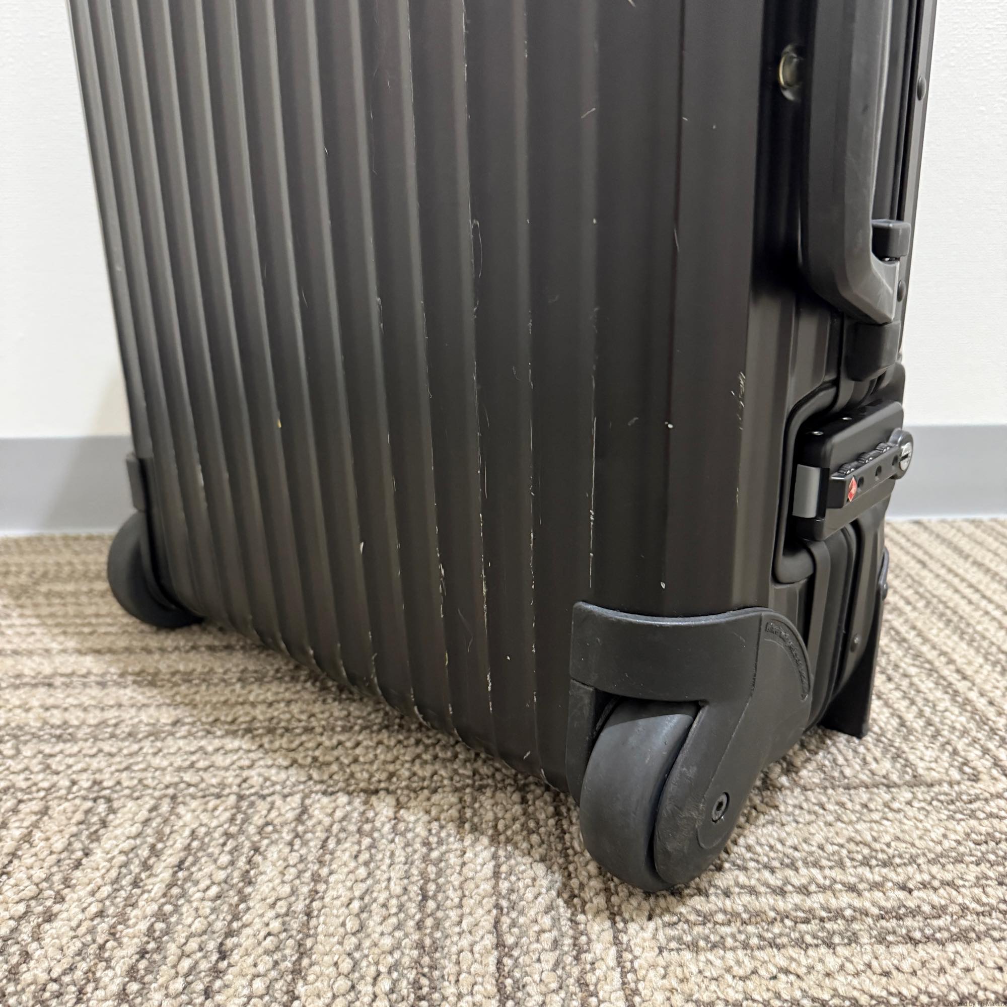 リモワ トパーズ ステルス 986.11-2 32リットル 中古商品 2輪