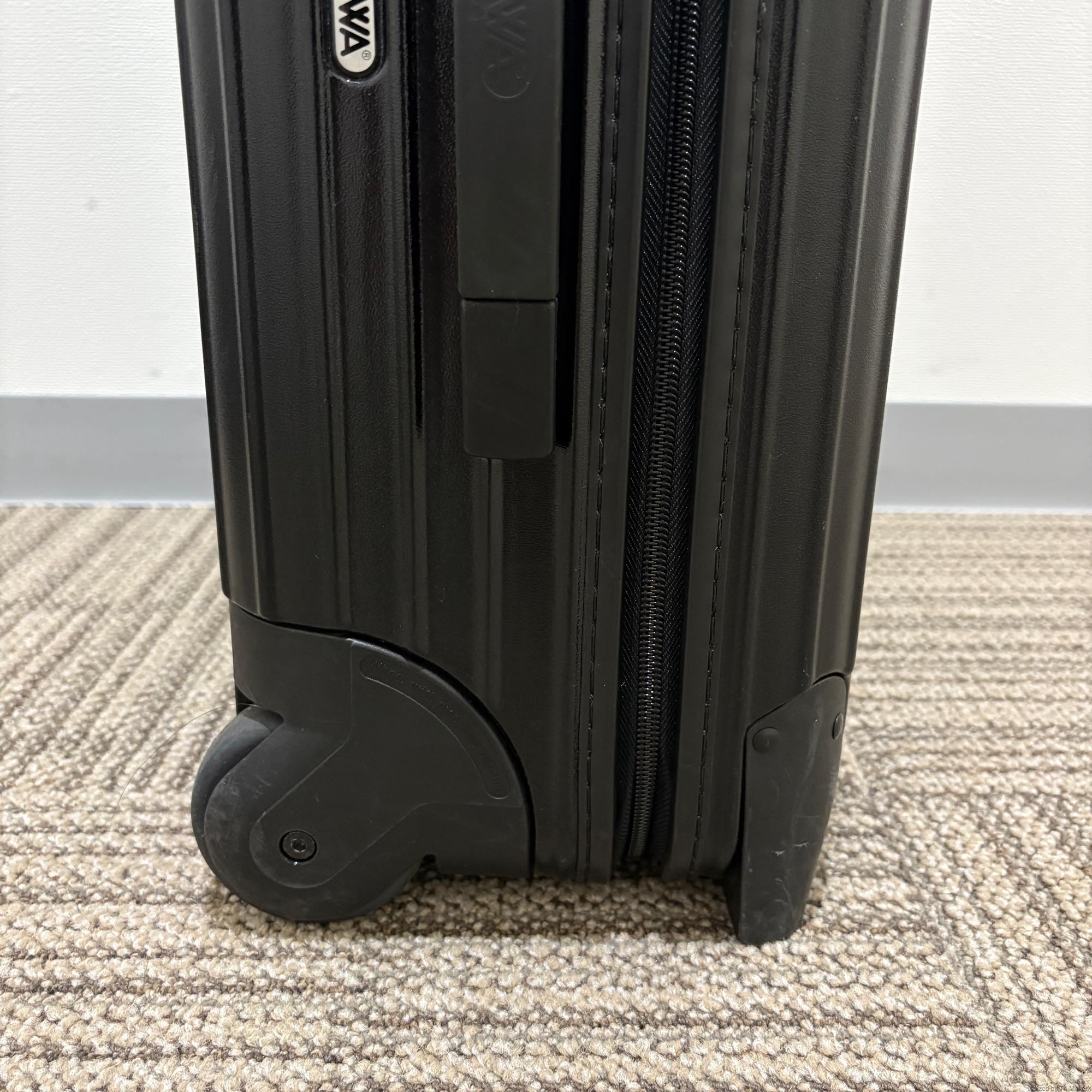 リモワ サルサ(エッセンシャル) 851.52-26 32リットル 中古美品 2輪