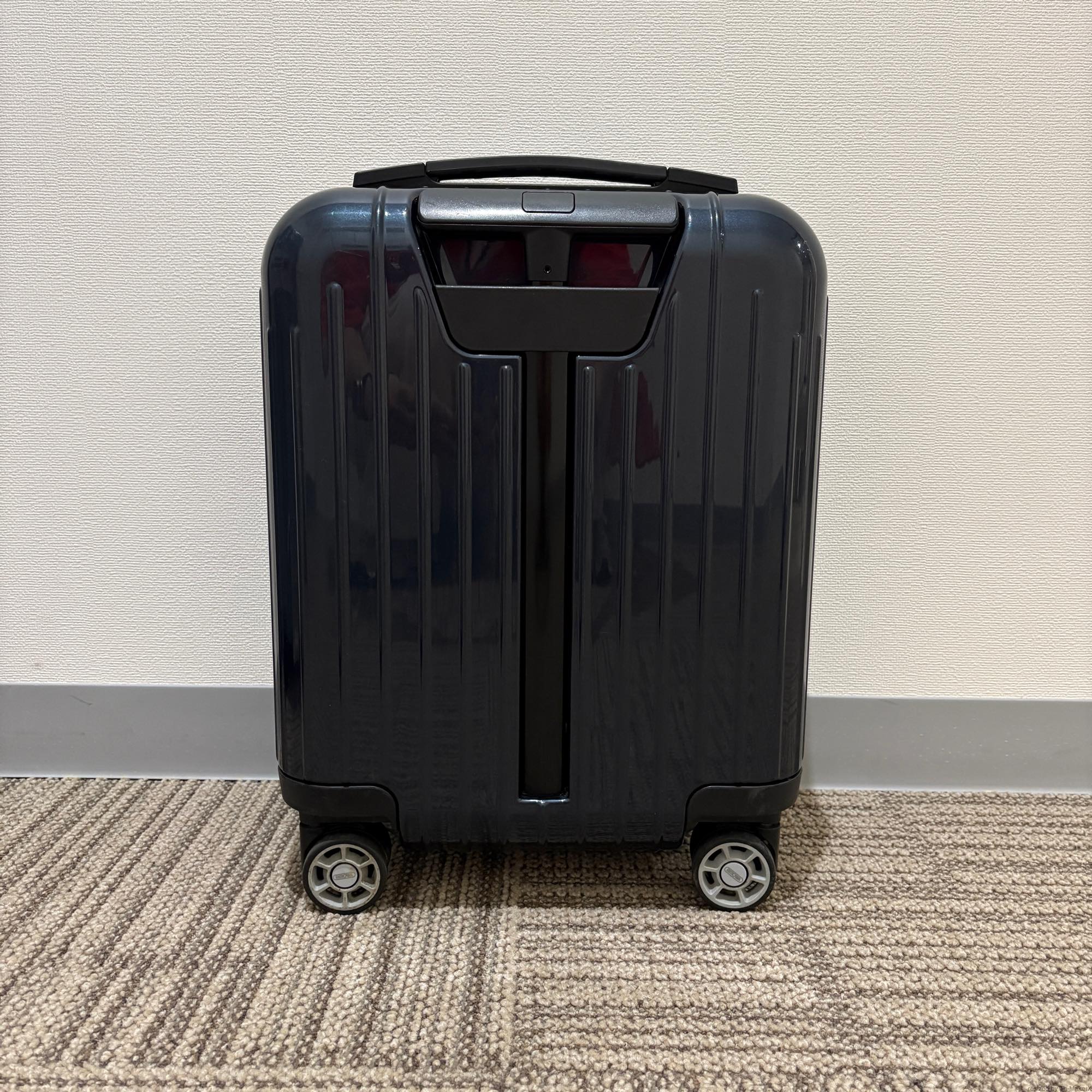 リモワ サルサ エアー 820.42.25.4-3 中古美品 22リットル 4輪