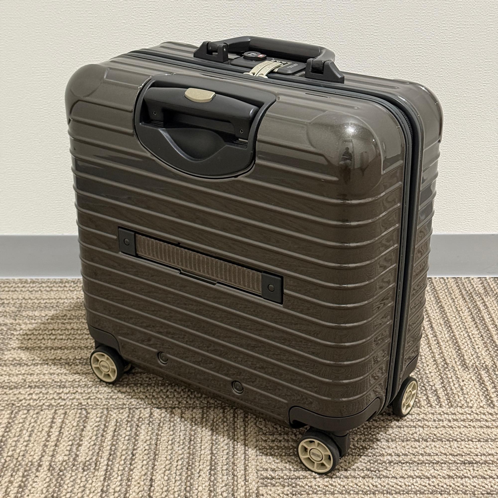 リモワ サルサ デラックス 中古美品 830.40-3 29リットル 4輪
