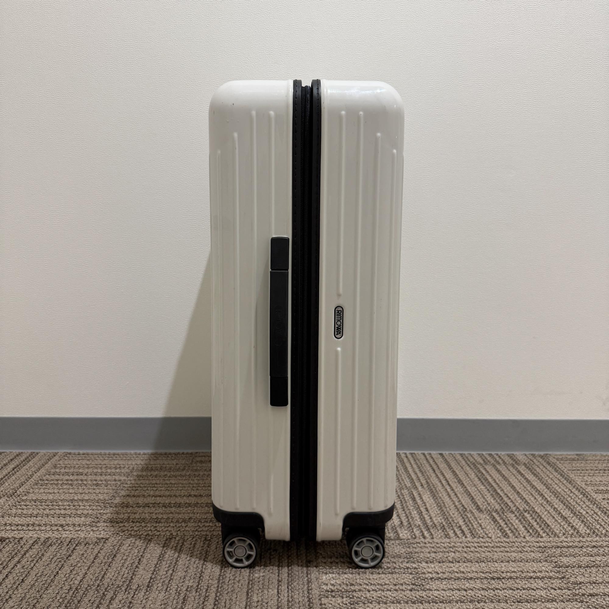 リモワ サルサエアー 845.63-3 中古美品 64リットル 4輪