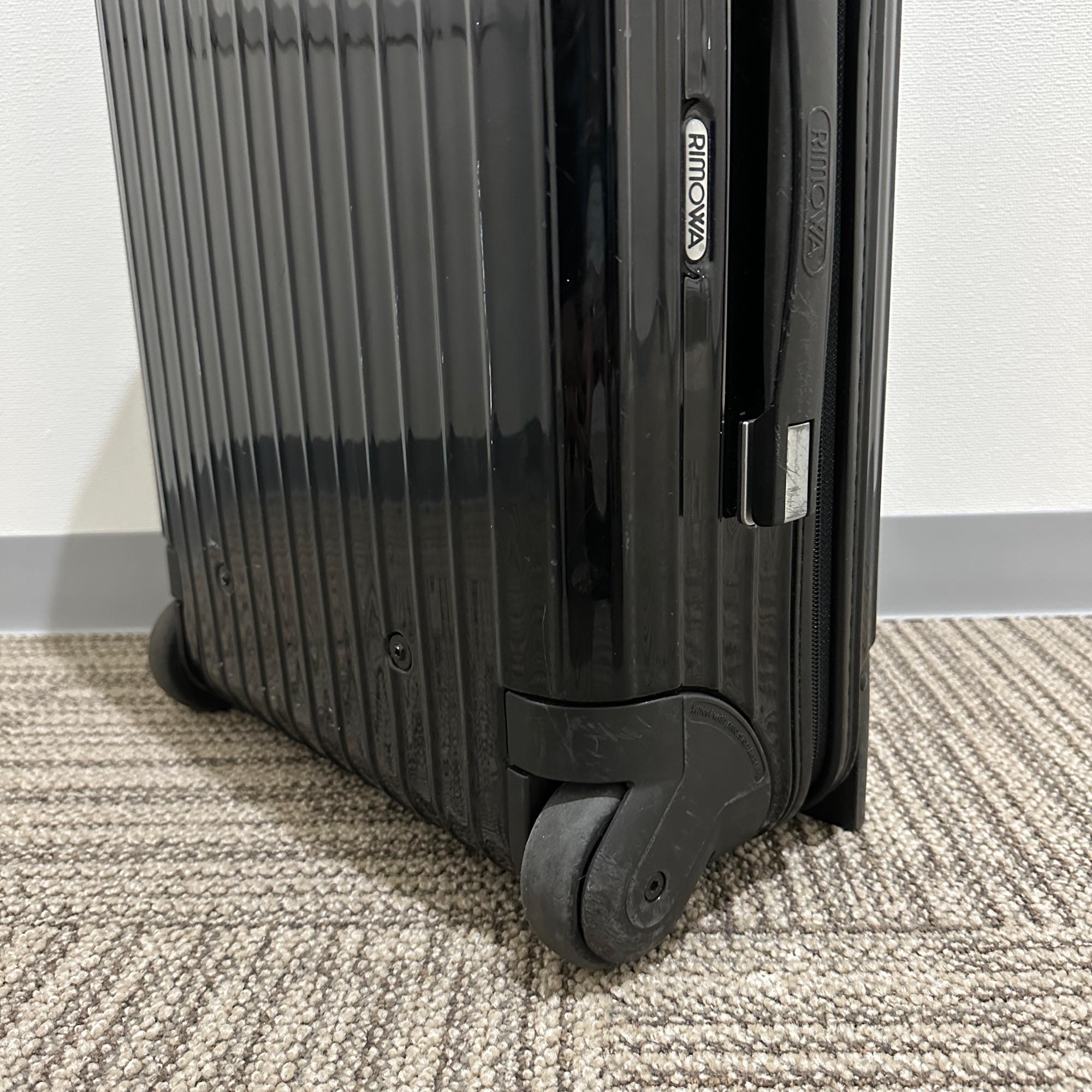 リモワ サルサデラックス 850.52-3 33リットル 中古商品 2輪