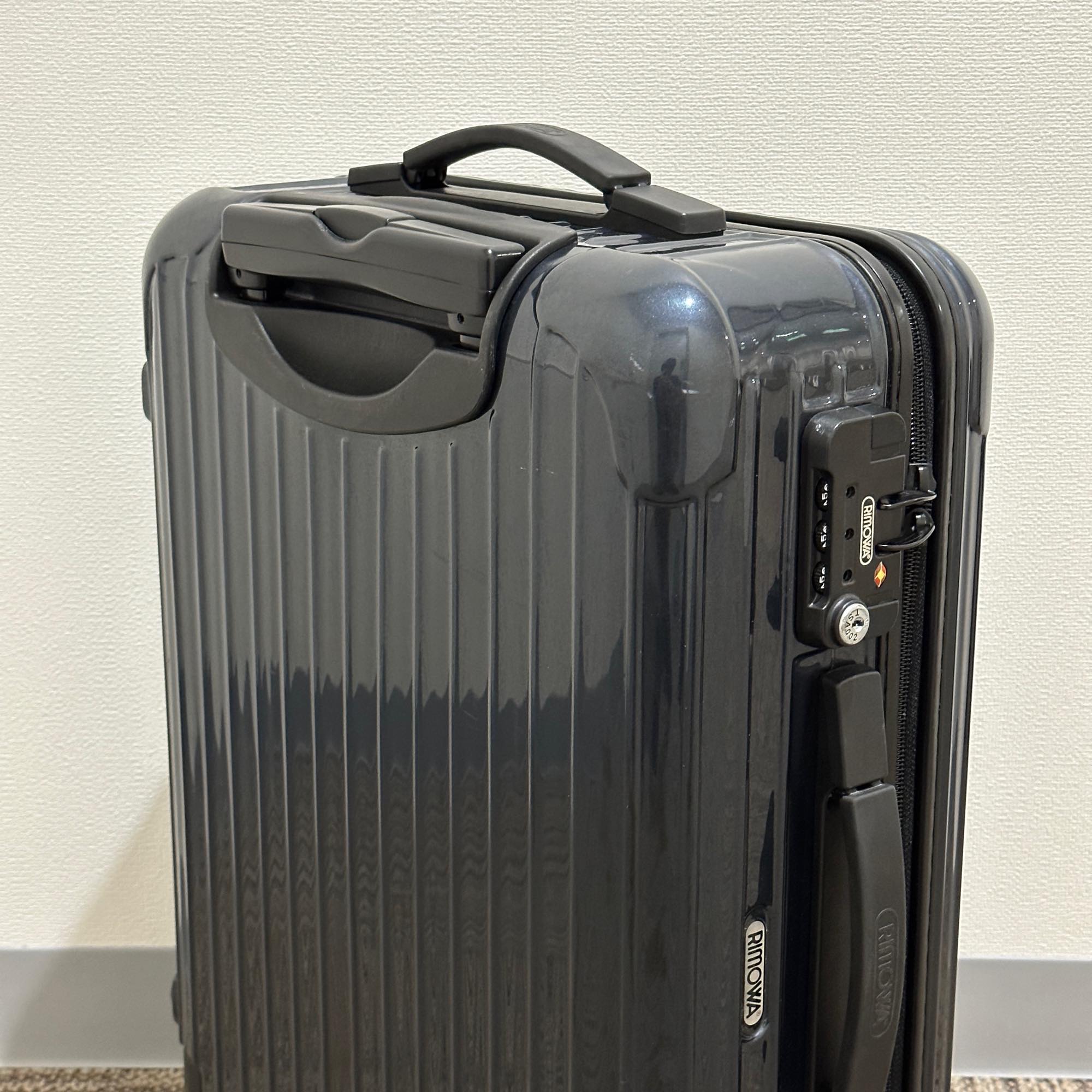 リモワ サルサ 中古美品 857.52-3 35リットル 2輪