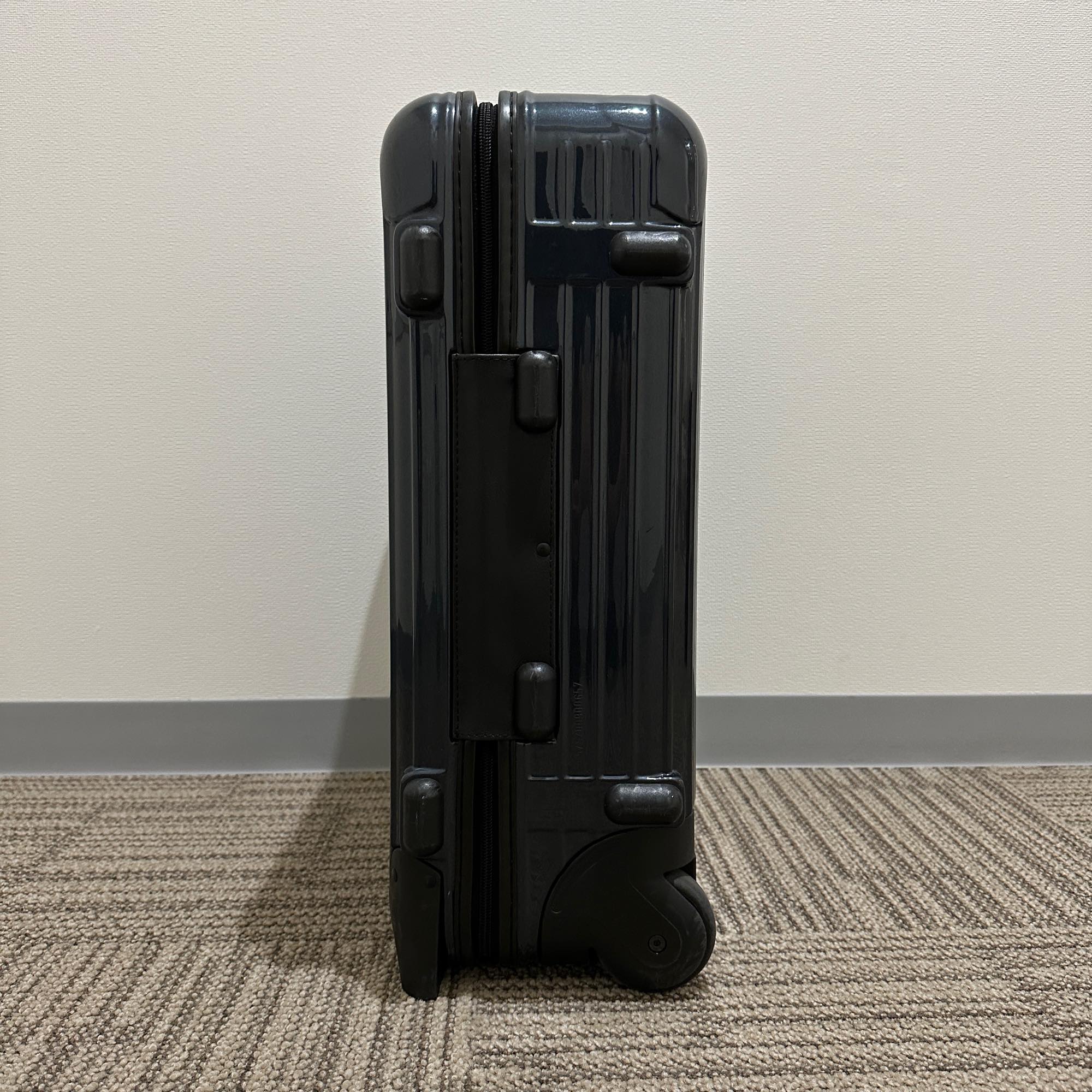 リモワ サルサ 中古美品 857.52-3 35リットル 2輪