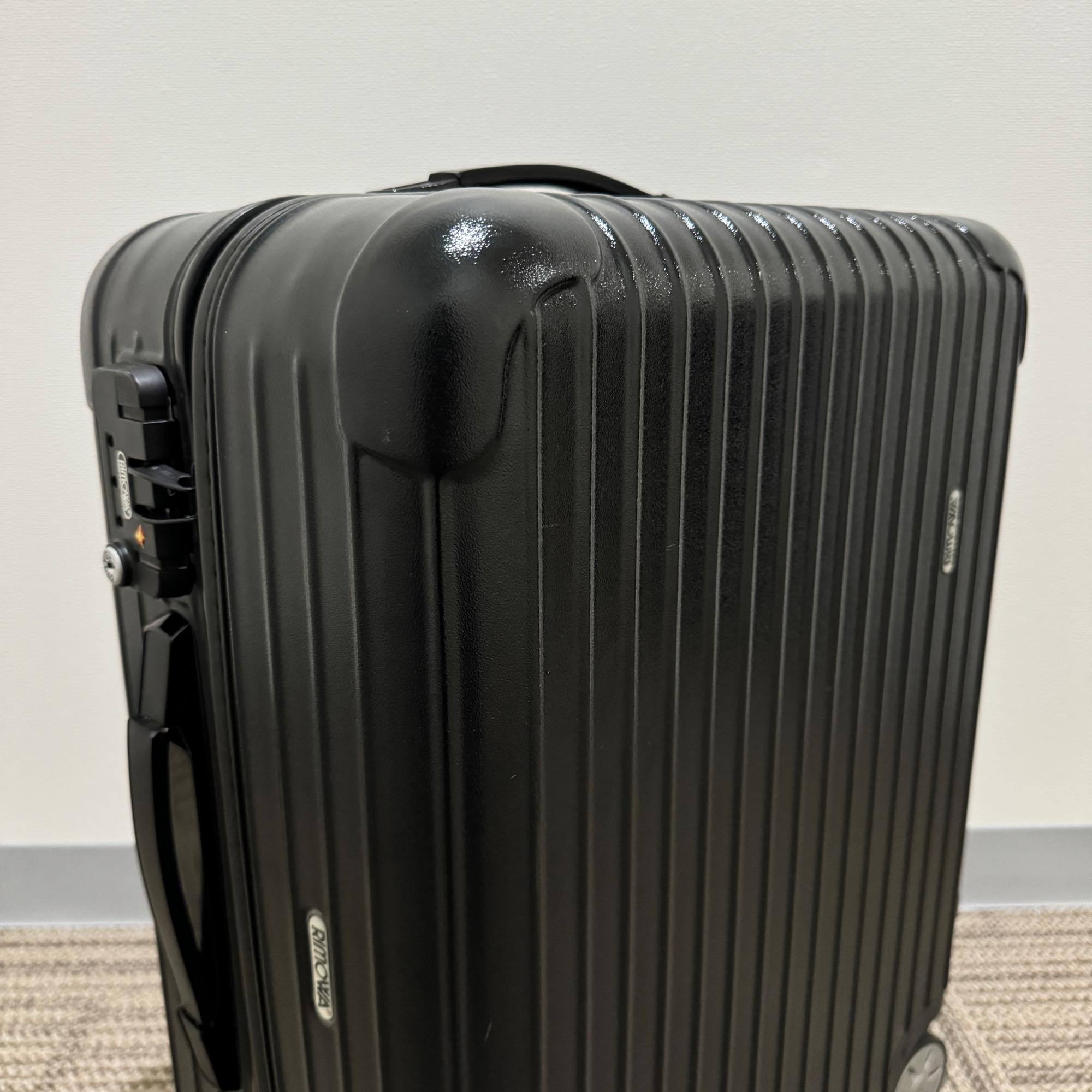 リモワ サルサ U871.56-3 48リットル 中古美品 4輪