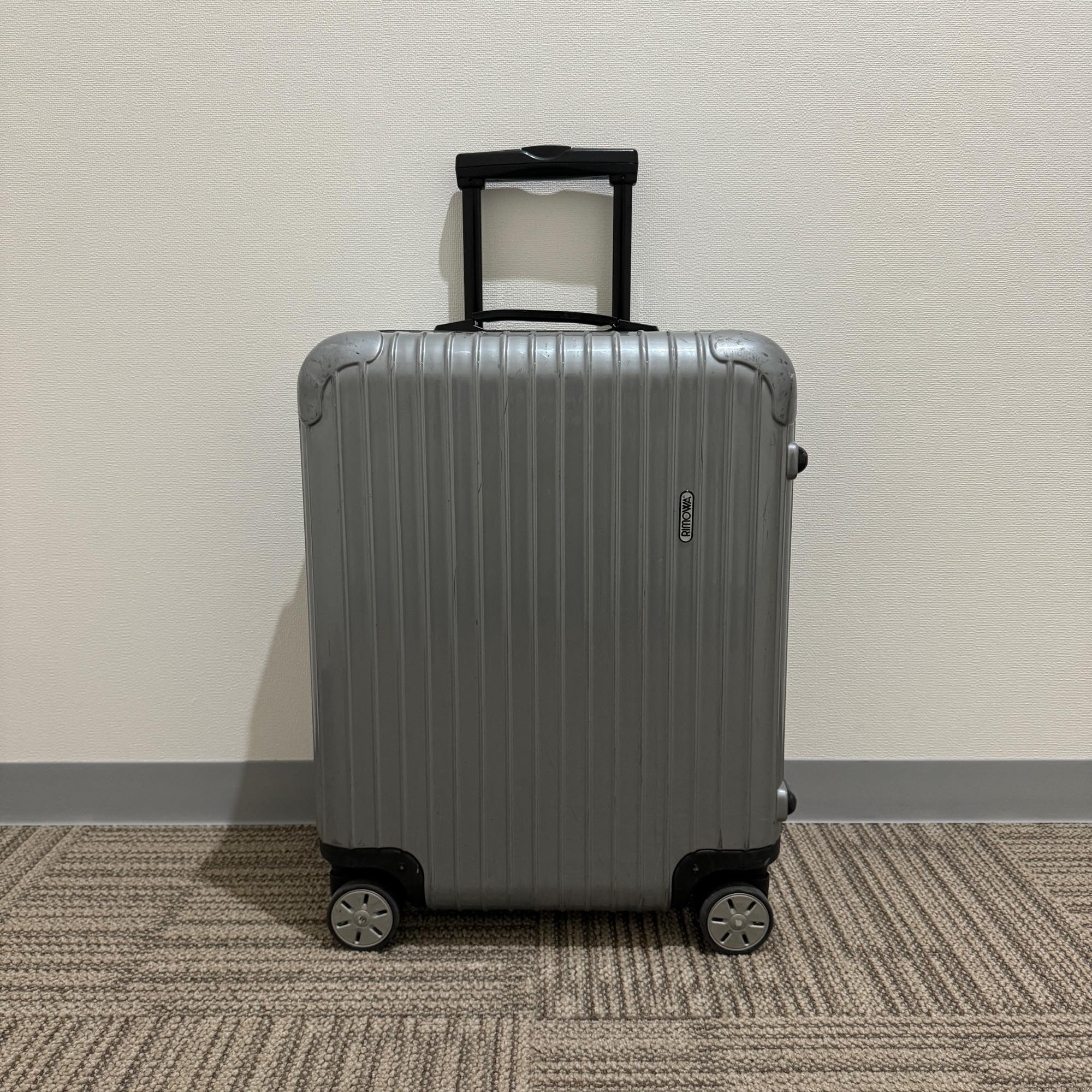 リモワ サルサ 876.56-3 48リットル 中古商品 4輪
