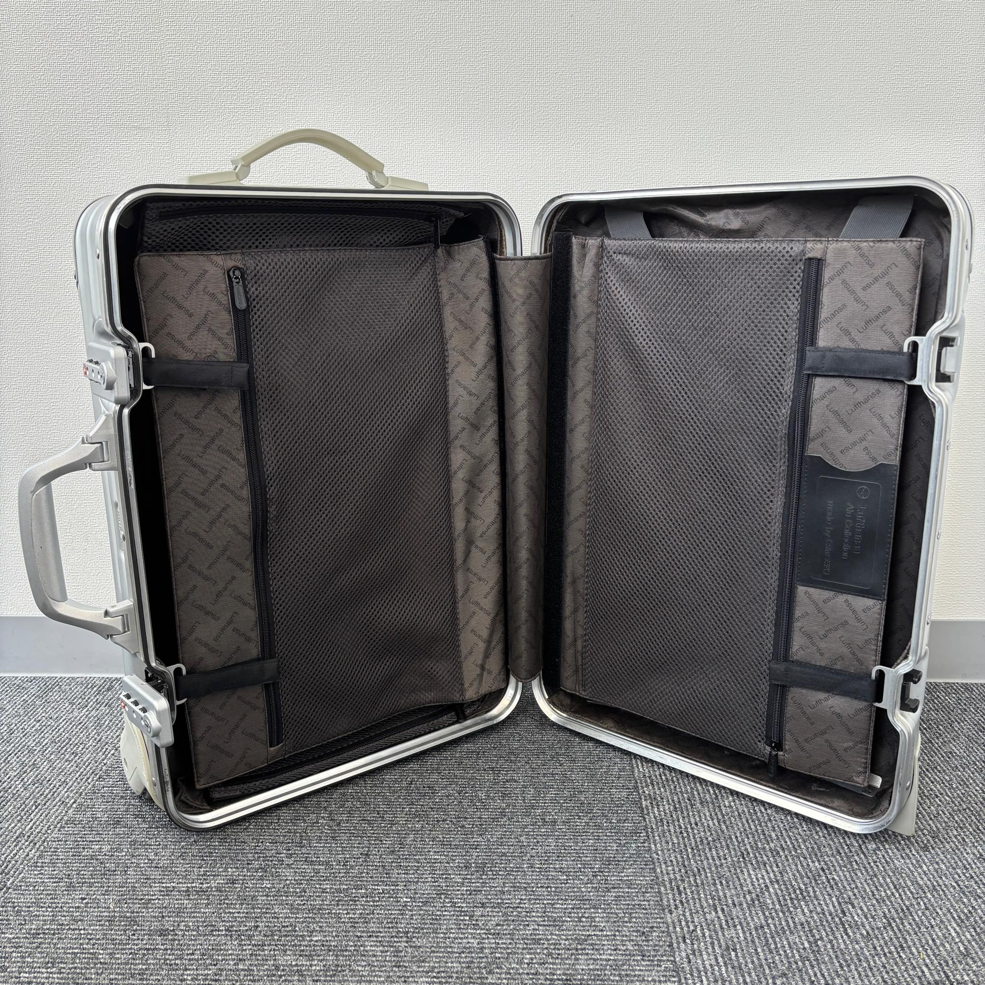ルフトハンザ リモワ アルミニウム 919.52-3 中古美品 32リットル 2輪