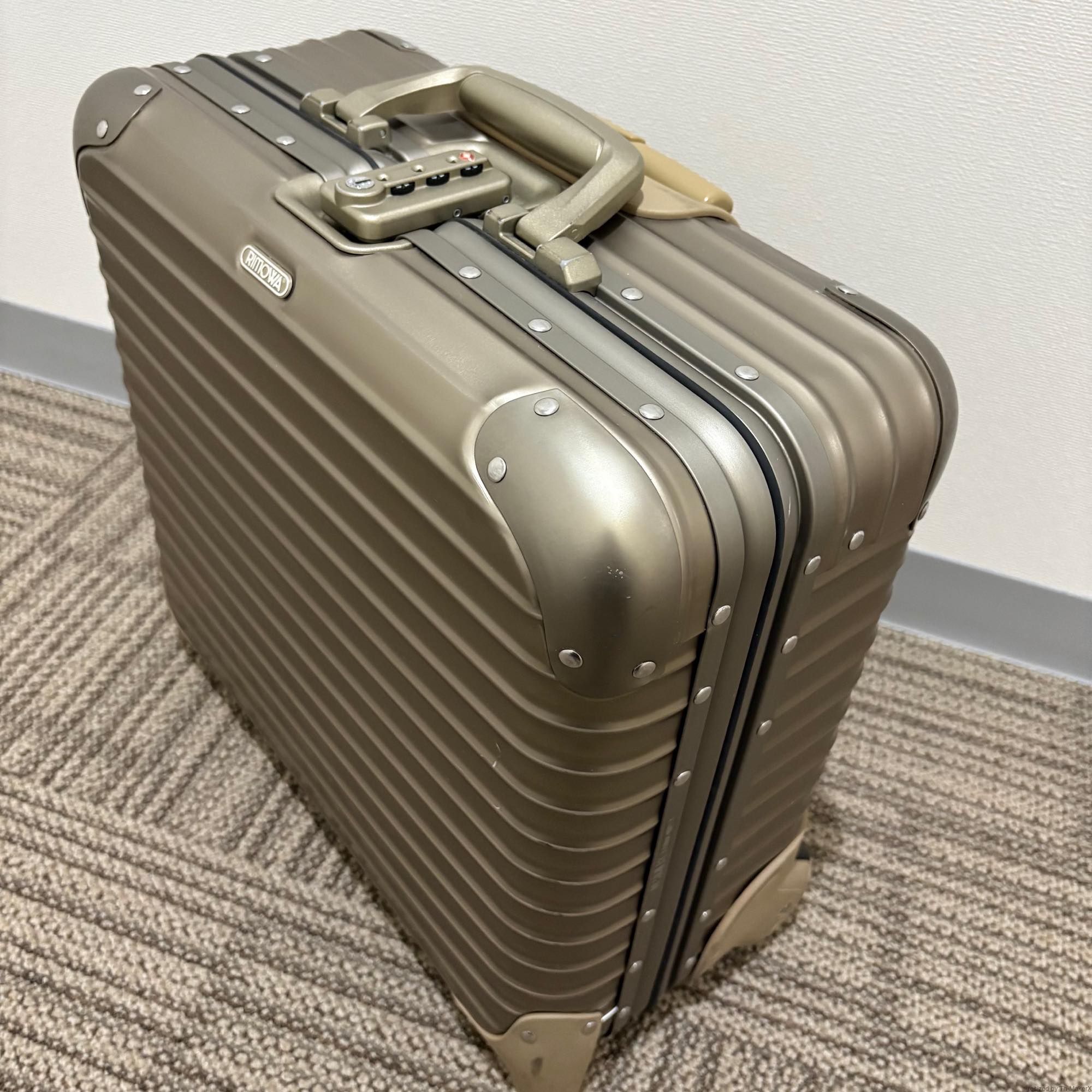 リモワ トパーズ チタニウム 920.40.03.2-3 中古美品 28リットル 2輪