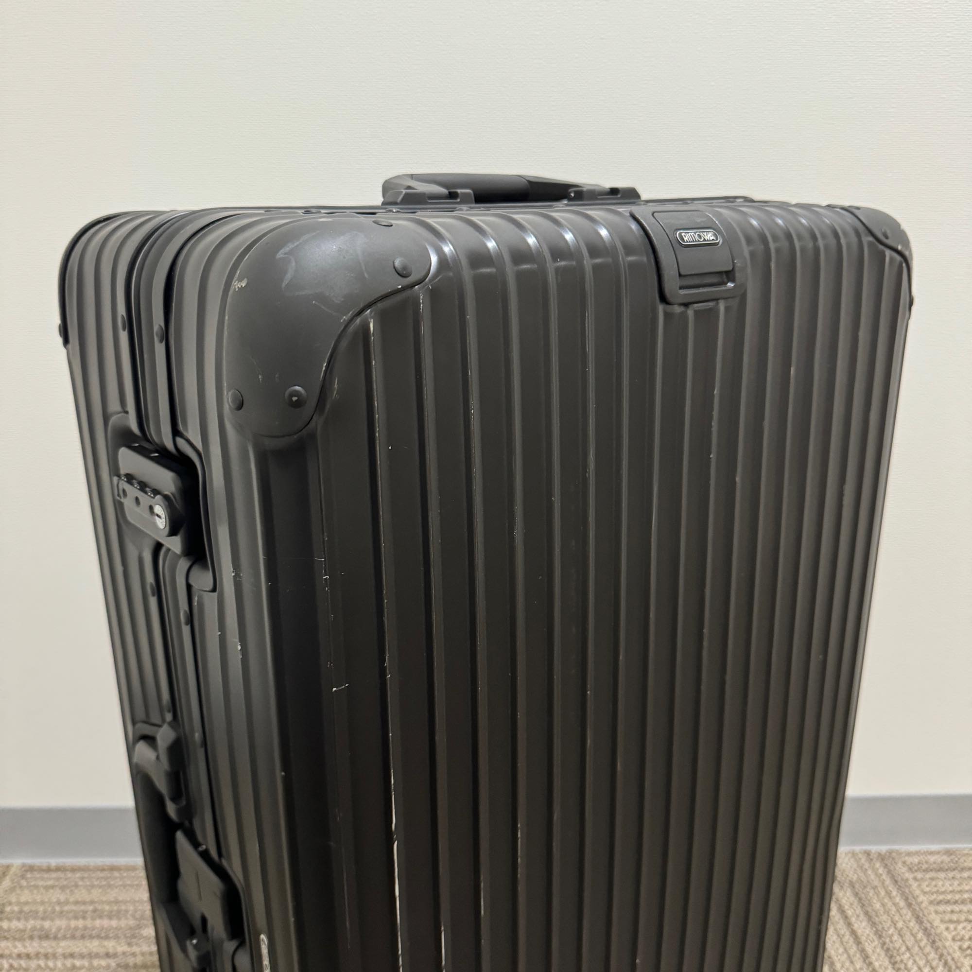 リモワ トパーズ ステルス 中古商品 923.70 82リットル 4輪