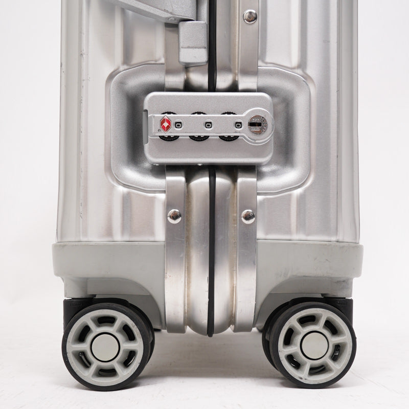 ルフトハンザ リモワ アルミニウム 中古商品 32リットル 4輪