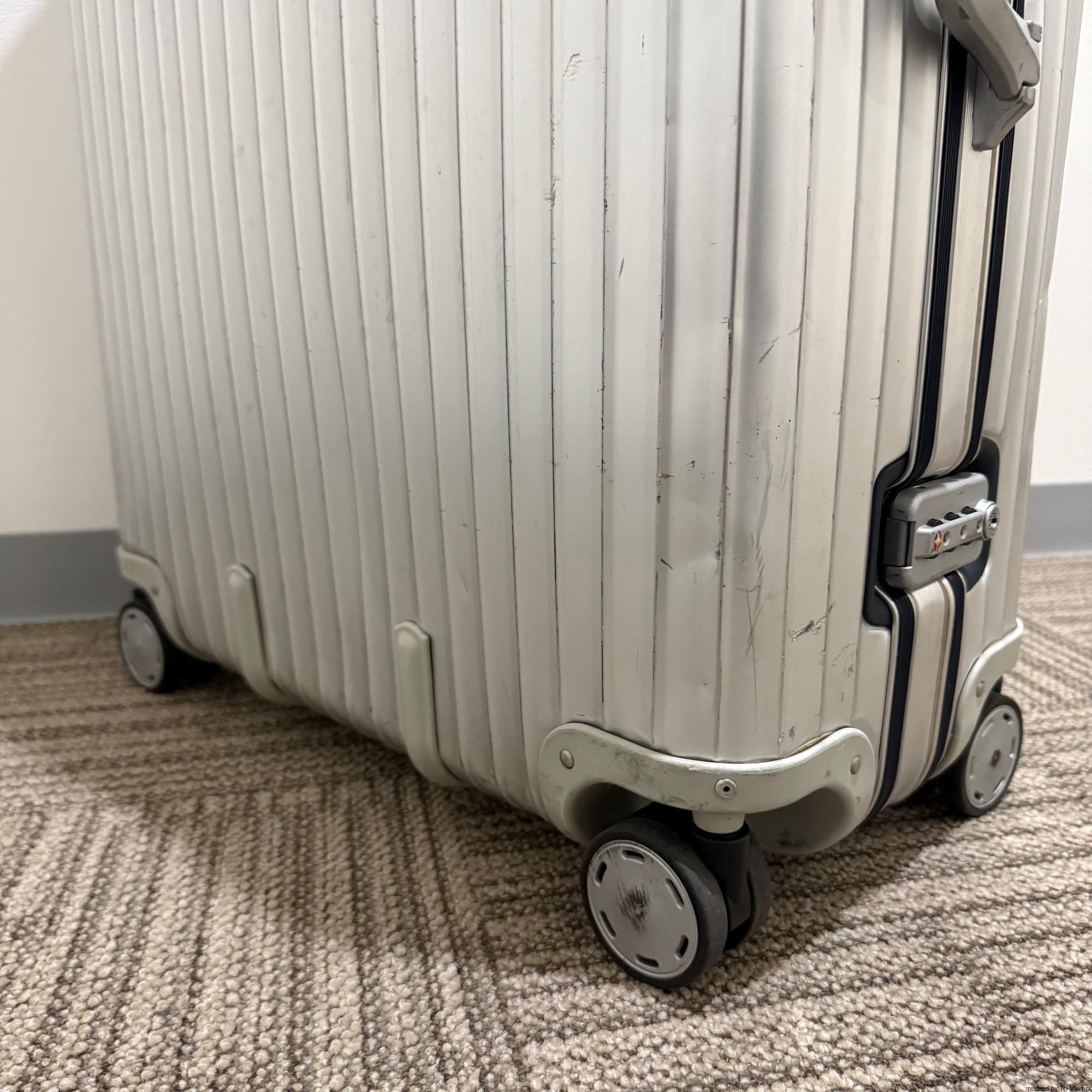 リモワ シルバーインテグラル 中古商品 U923.77-3 104リットル 4輪