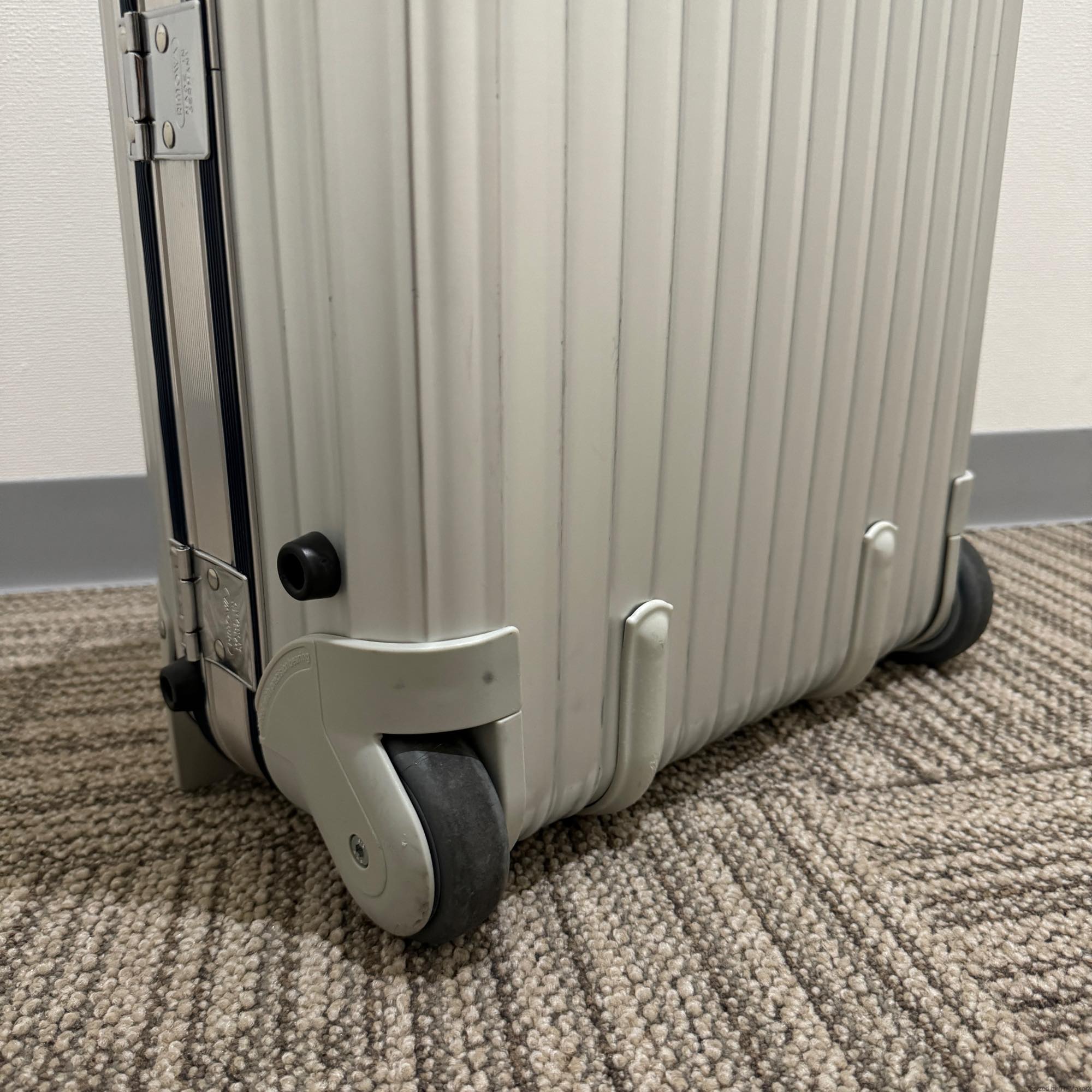 リモワ シルバーインテグラル 925.52-3 35リットル 中古美品 2輪