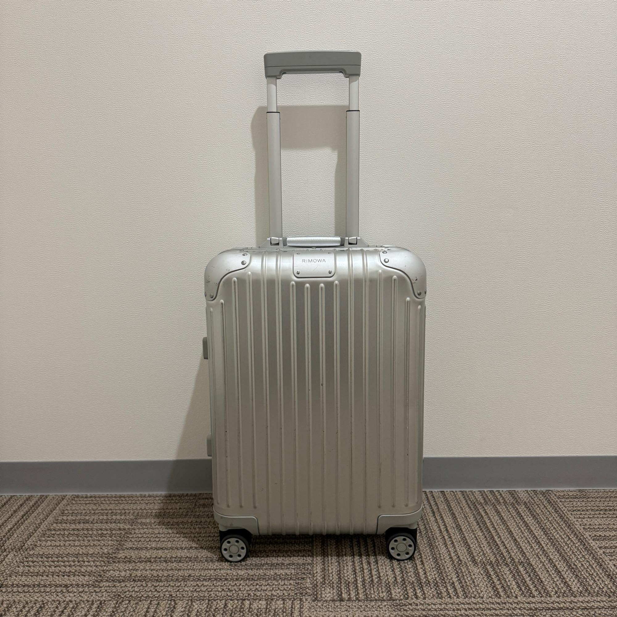 リモワ オリジナル 925.53.00.4 キャビン 中古美品 35リットル 4輪