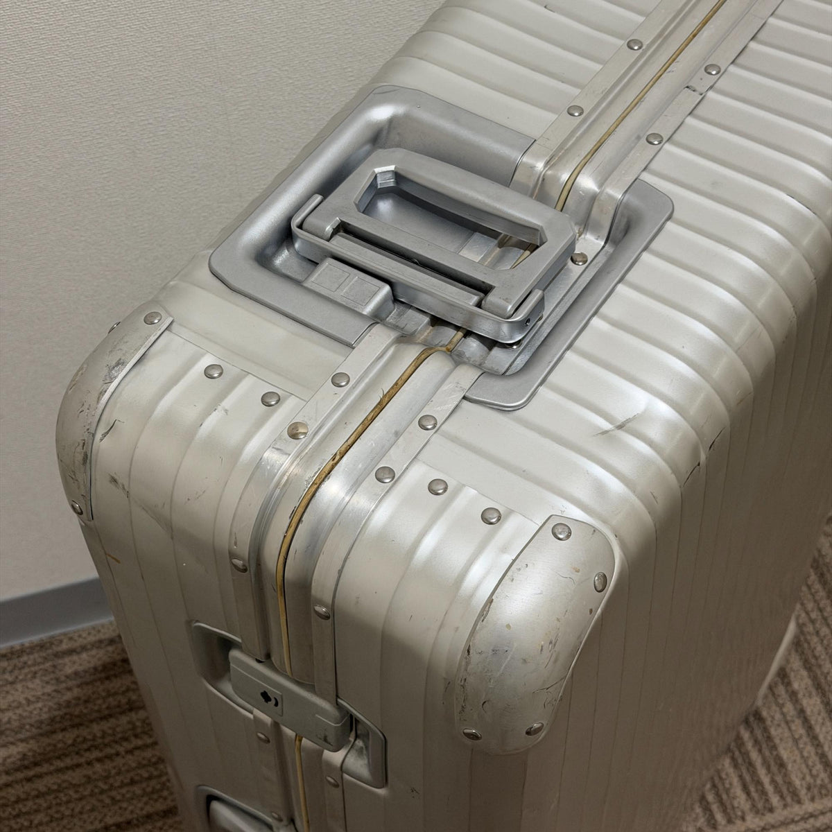 リモワ トパーズ 中古美品 931.77-3 104リットル 4輪