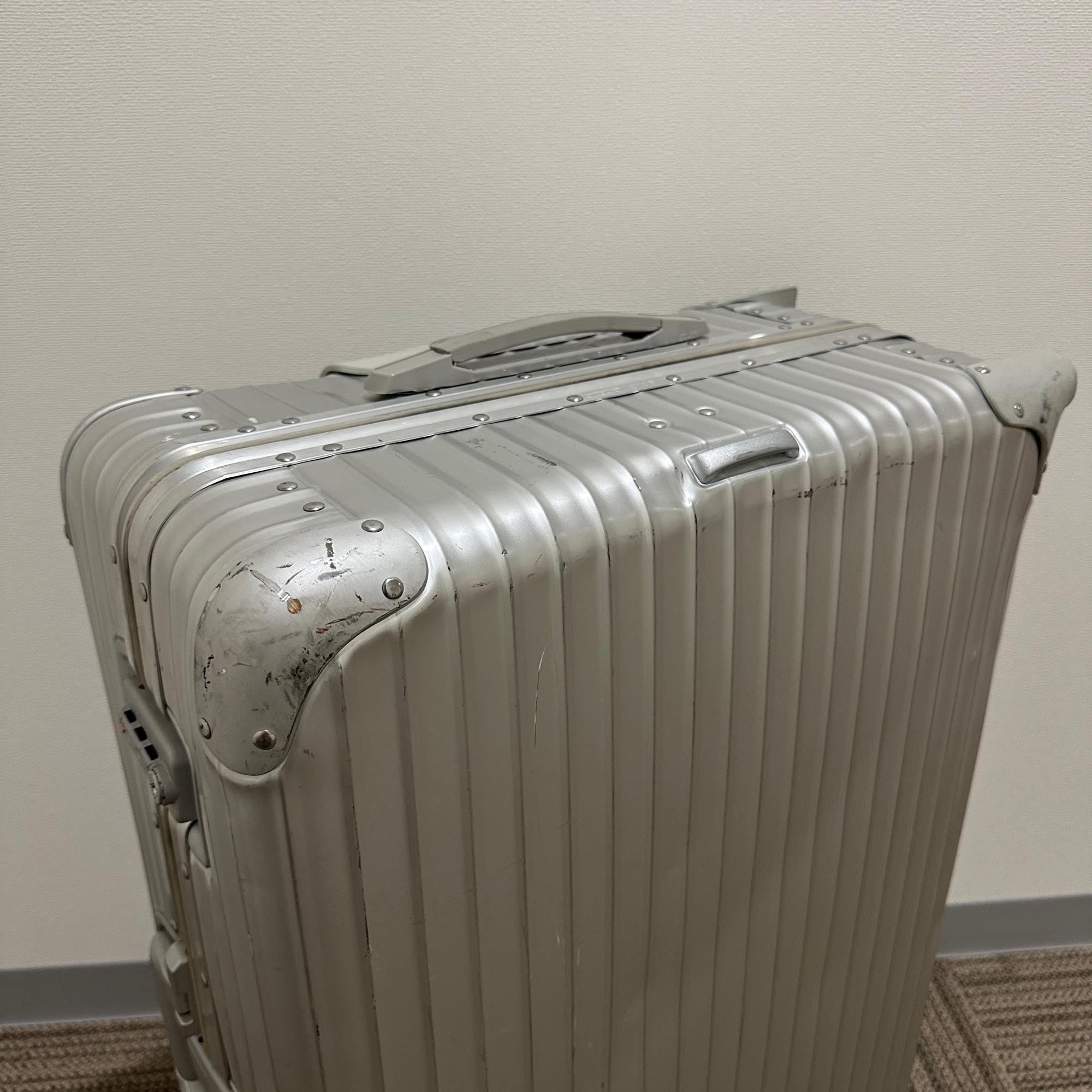リモワ トパーズ 中古商品 932.70-3 82リットル 4輪