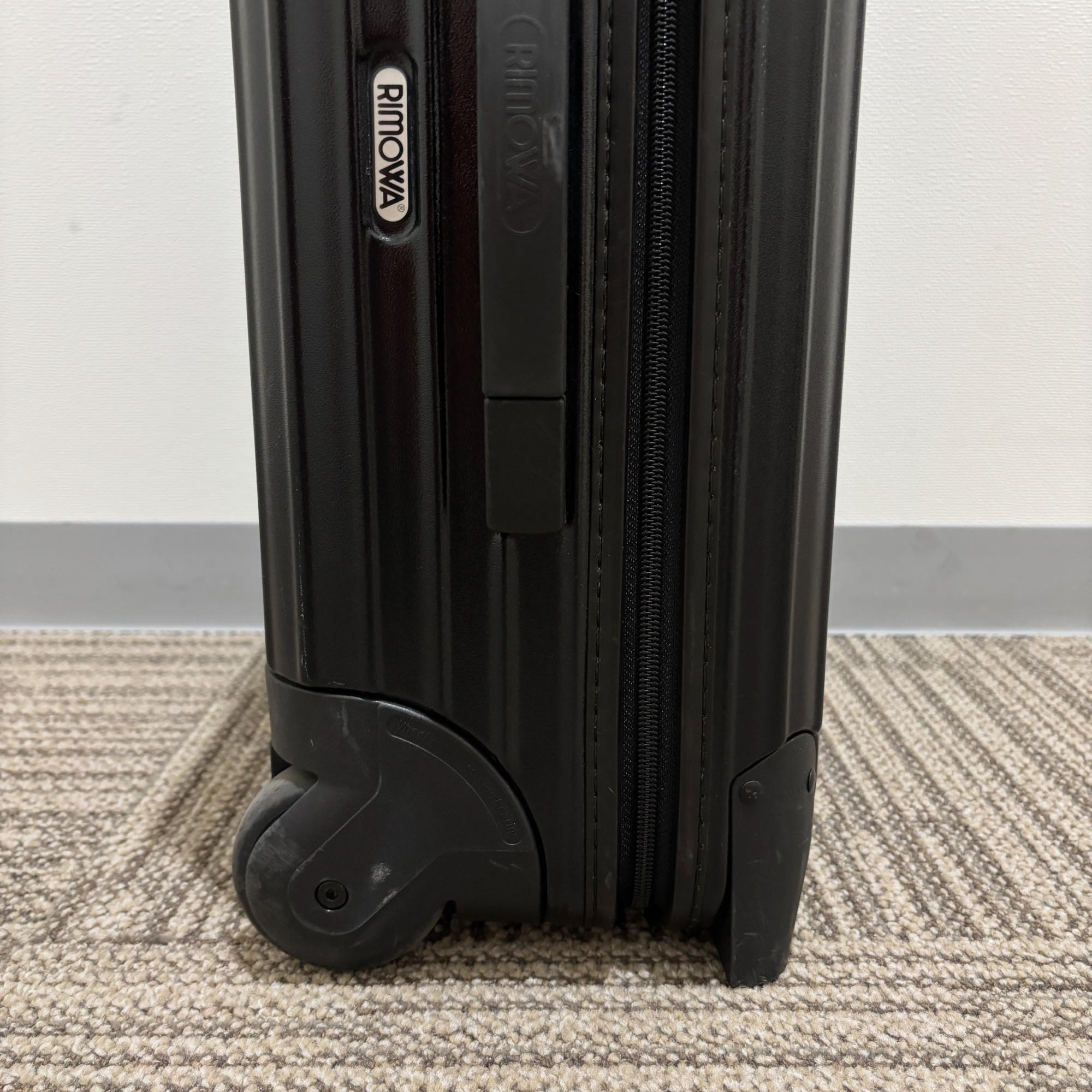 リモワ エッセンシャル(サルサ) 851.52-34 32リットル 中古美品 2輪