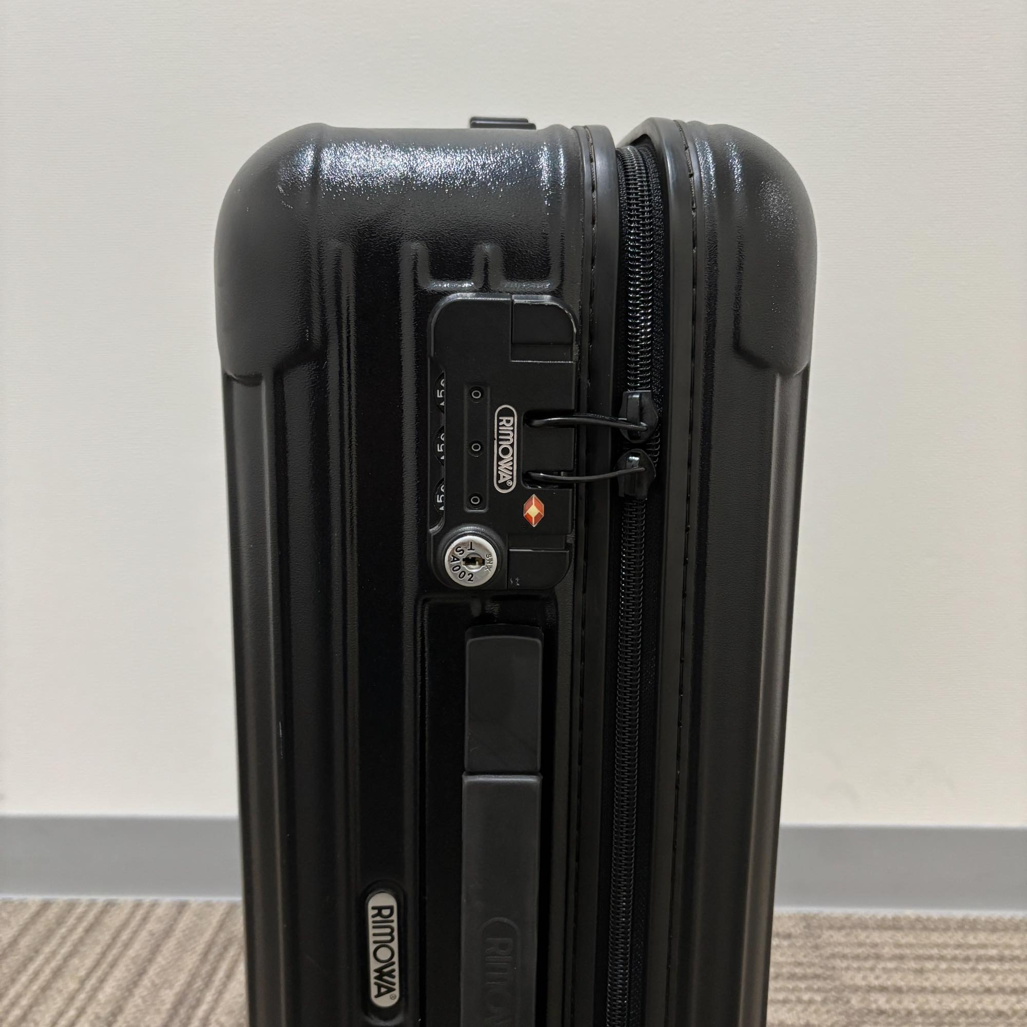 リモワ エッセンシャル(サルサ) 851.52-35 32リットル 中古商品 2輪