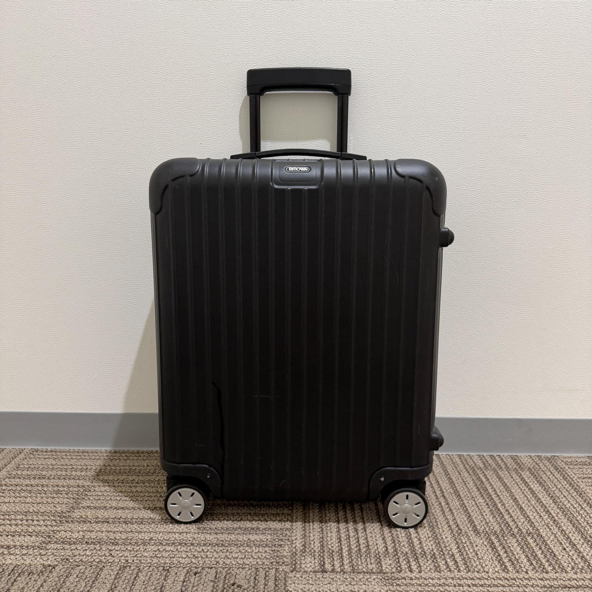 リモワ サルサ(エッセンシャル) 810.56-4 47リットル 中古商品 4輪 