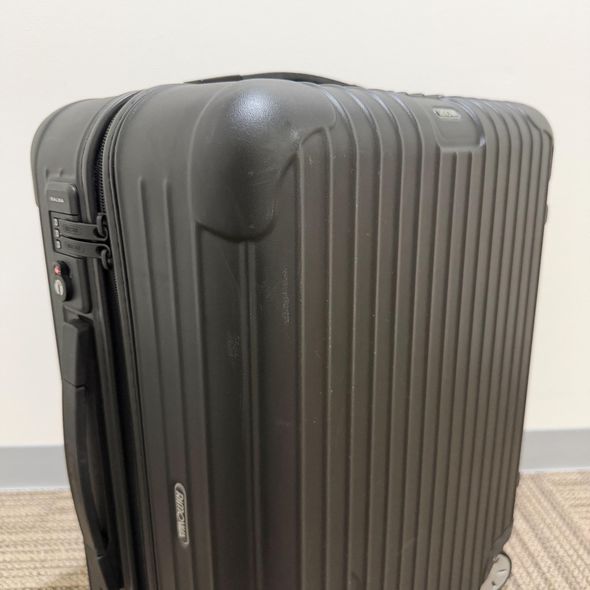 リモワ サルサ(エッセンシャル) 810.56-4 47リットル 中古商品 4輪