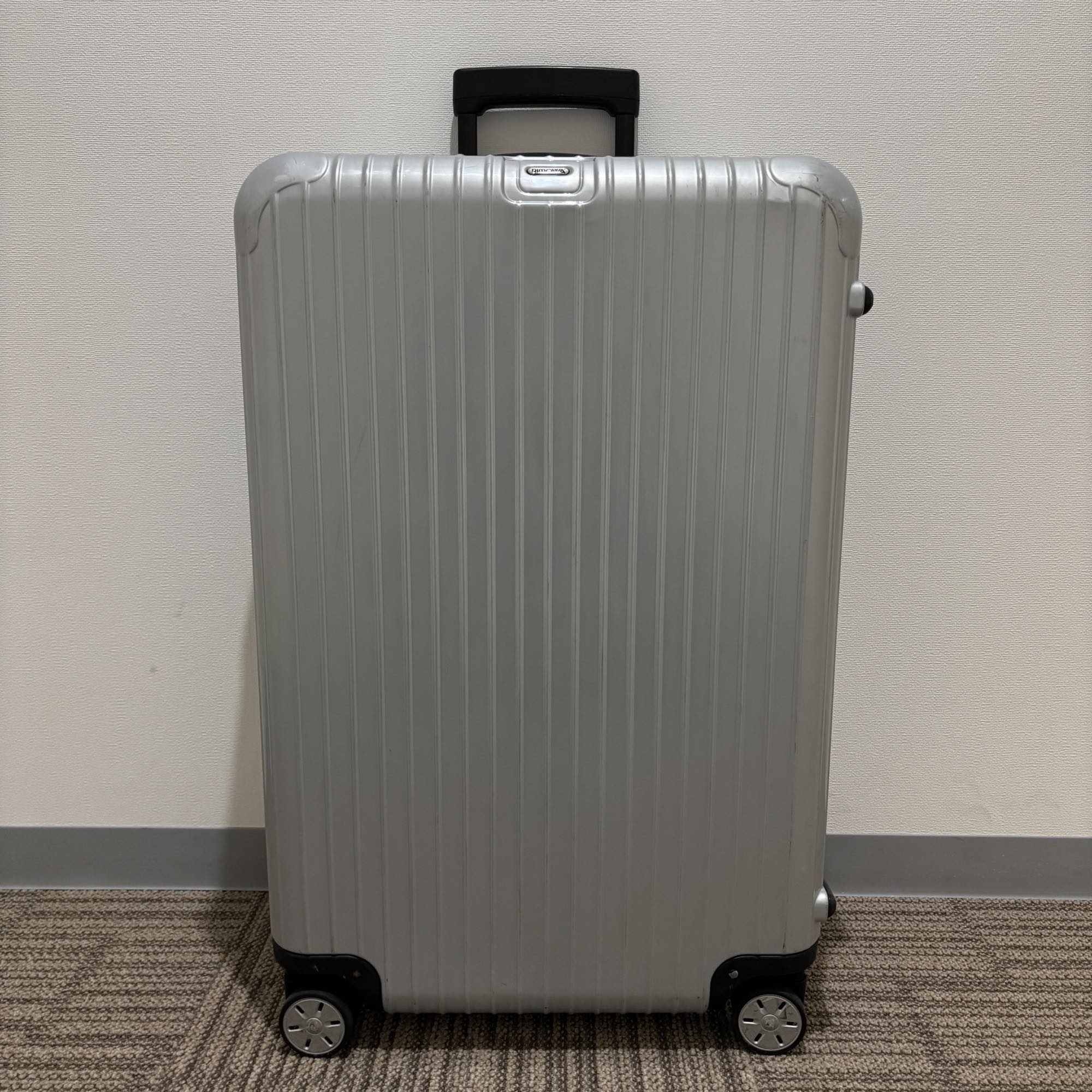 リモワ エッセンシャル (サルサ) 810.73-4 中古美品 98リットル 4輪