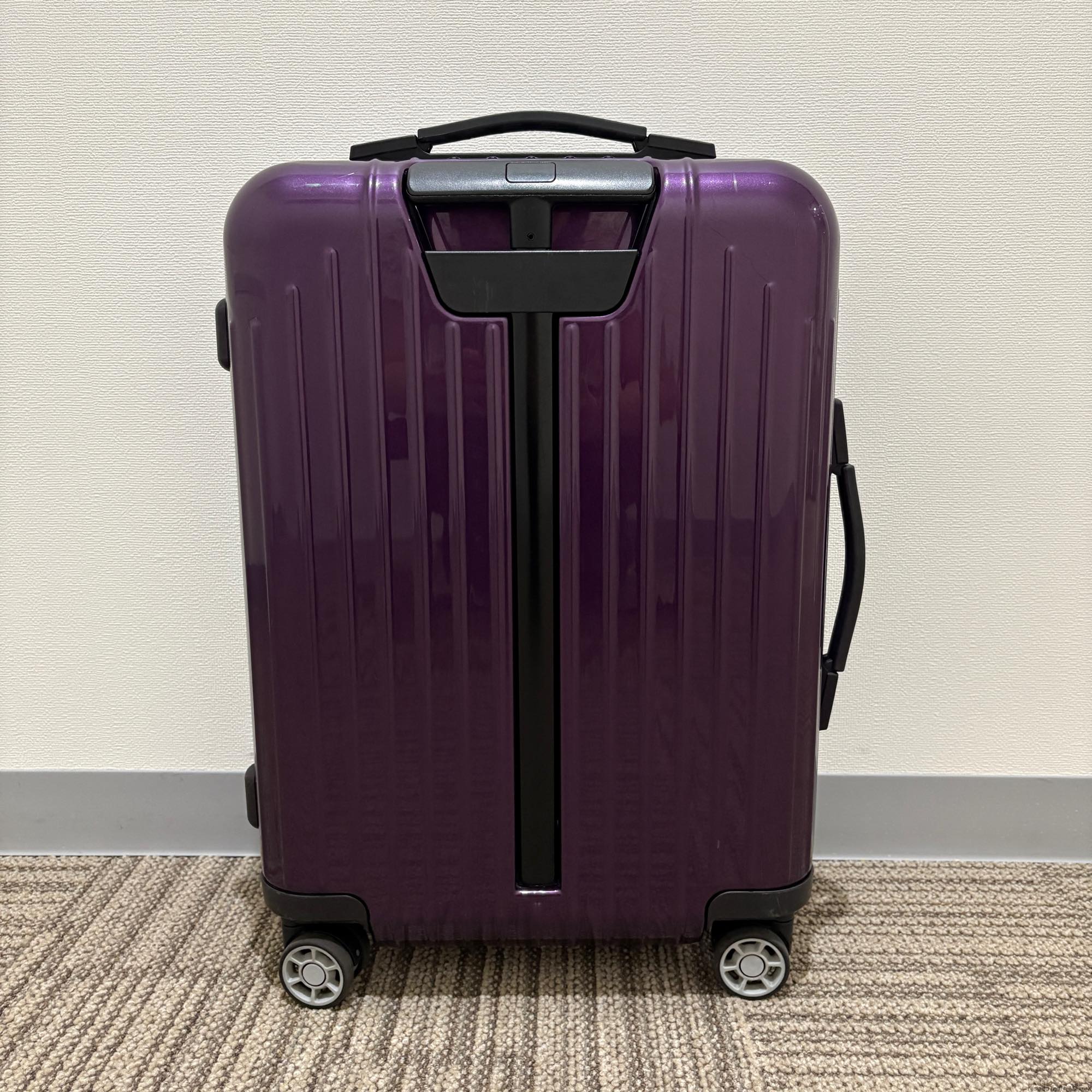 リモワ サルサエアー 822.52-4 中古美品 33リットル 4輪