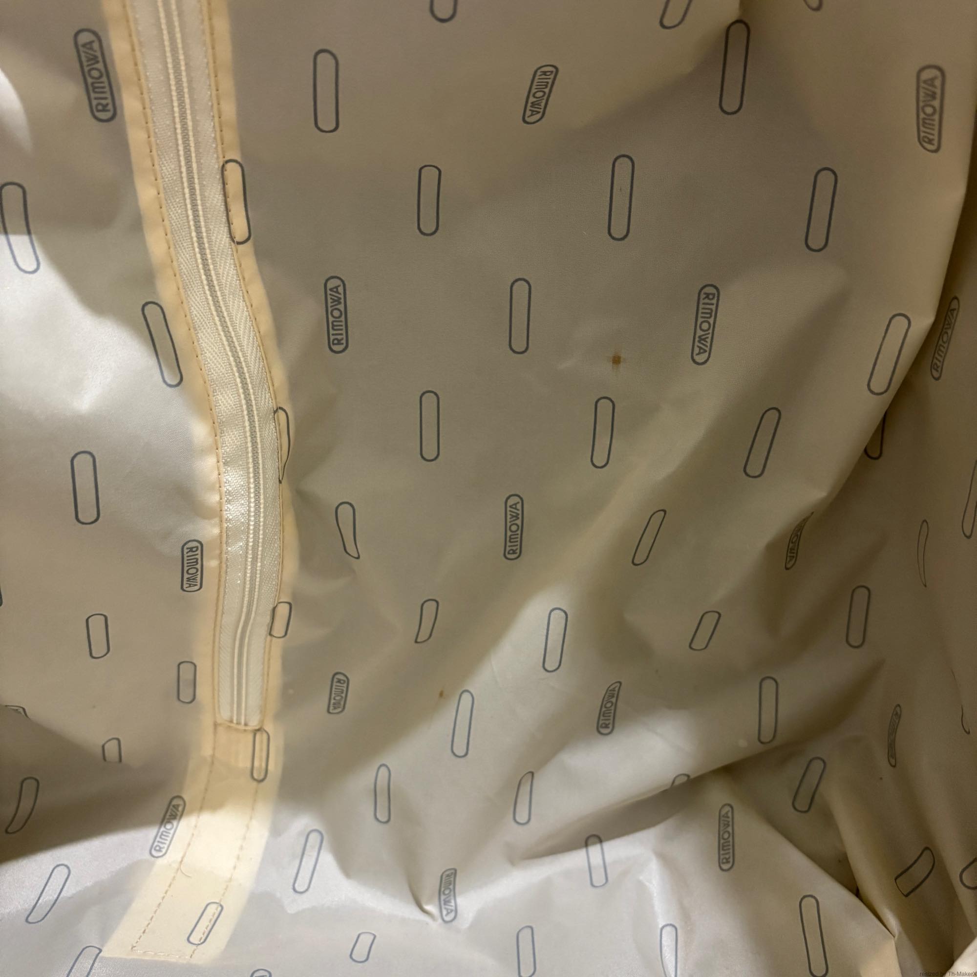 リモワ サルサエアー 825.70-4 80リットル 中古美品 4輪