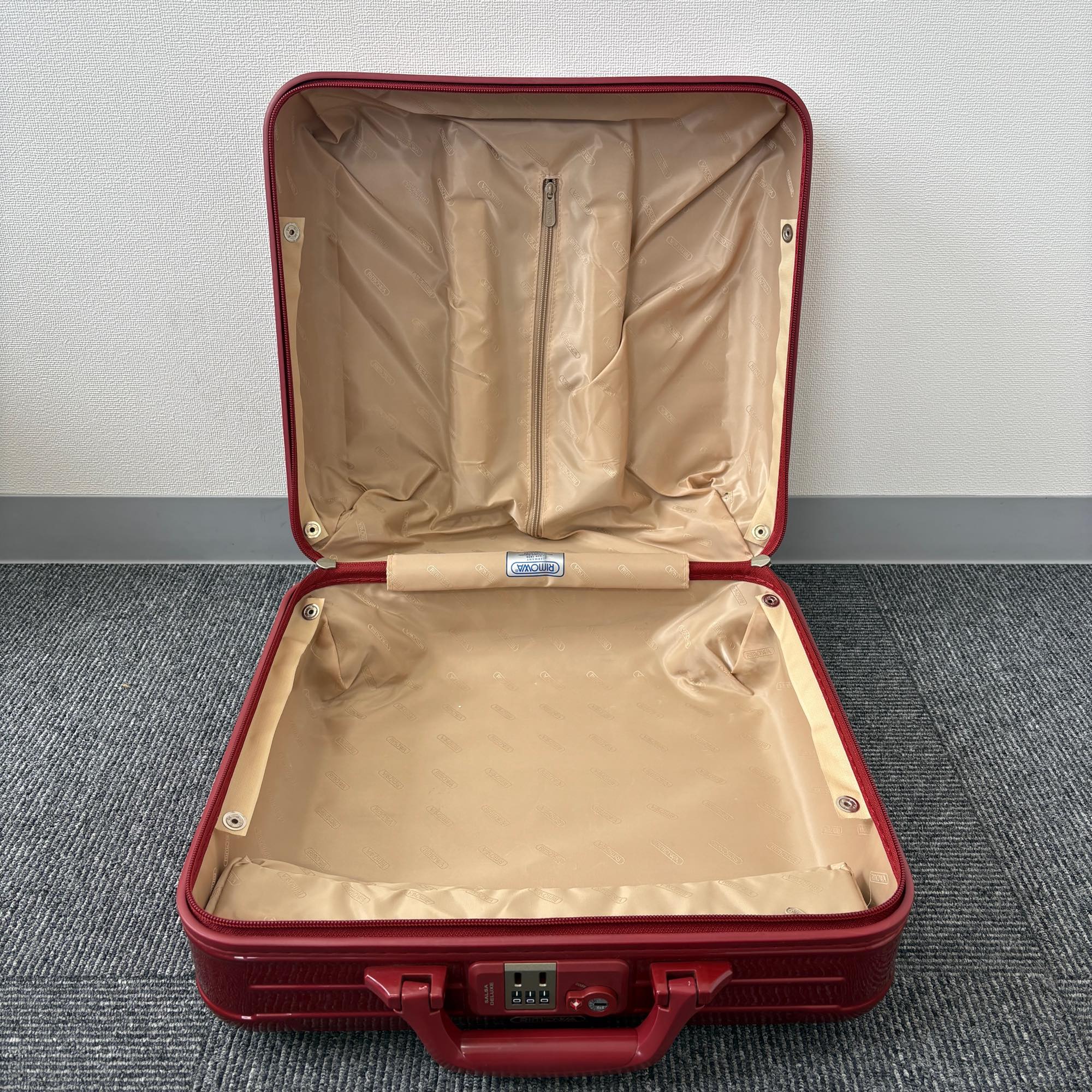 リモワ サルサ デラックス 830.40-4 29リットル 中古美品 4輪