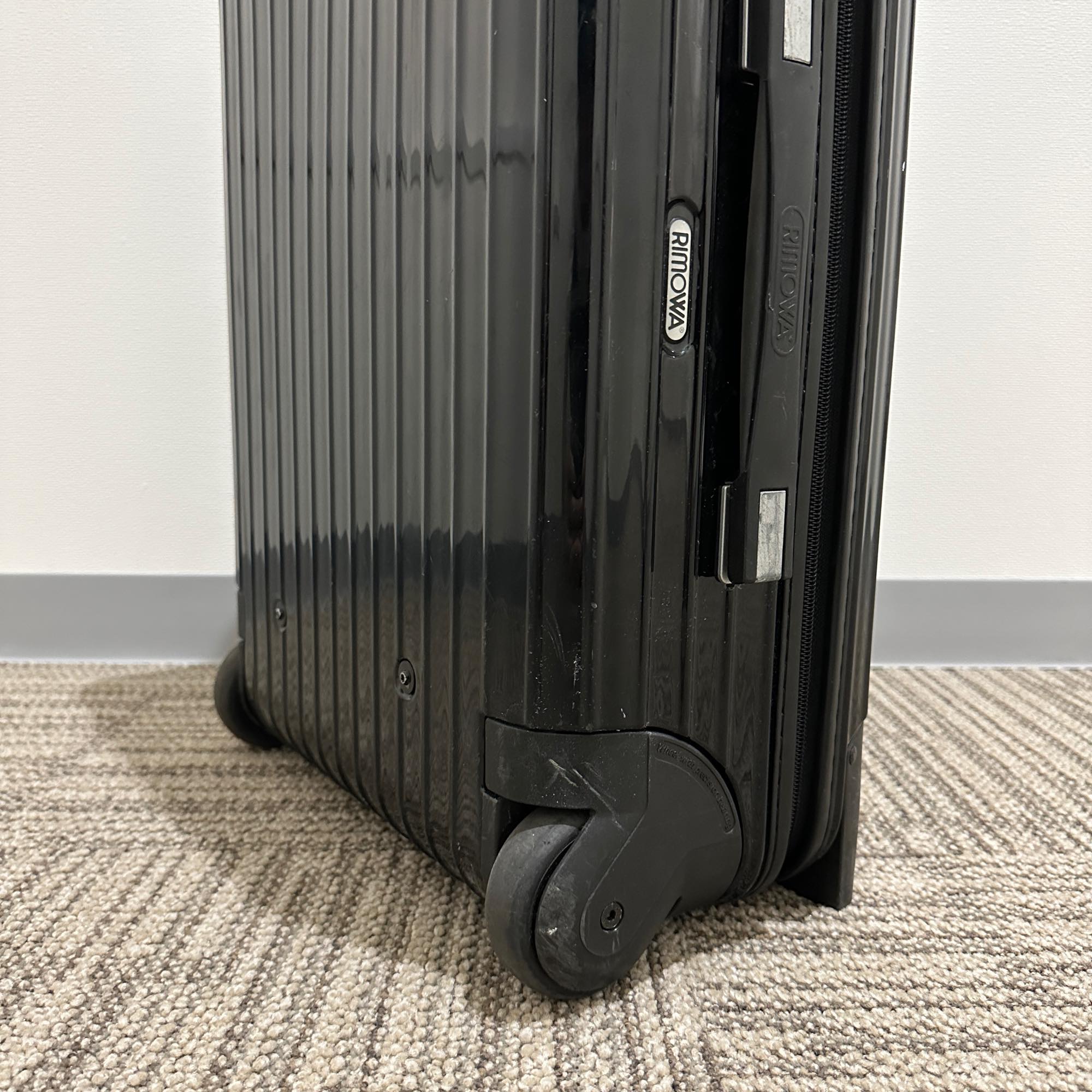 リモワ サルサデラックス 850.52-4 33リットル 中古商品 2輪
