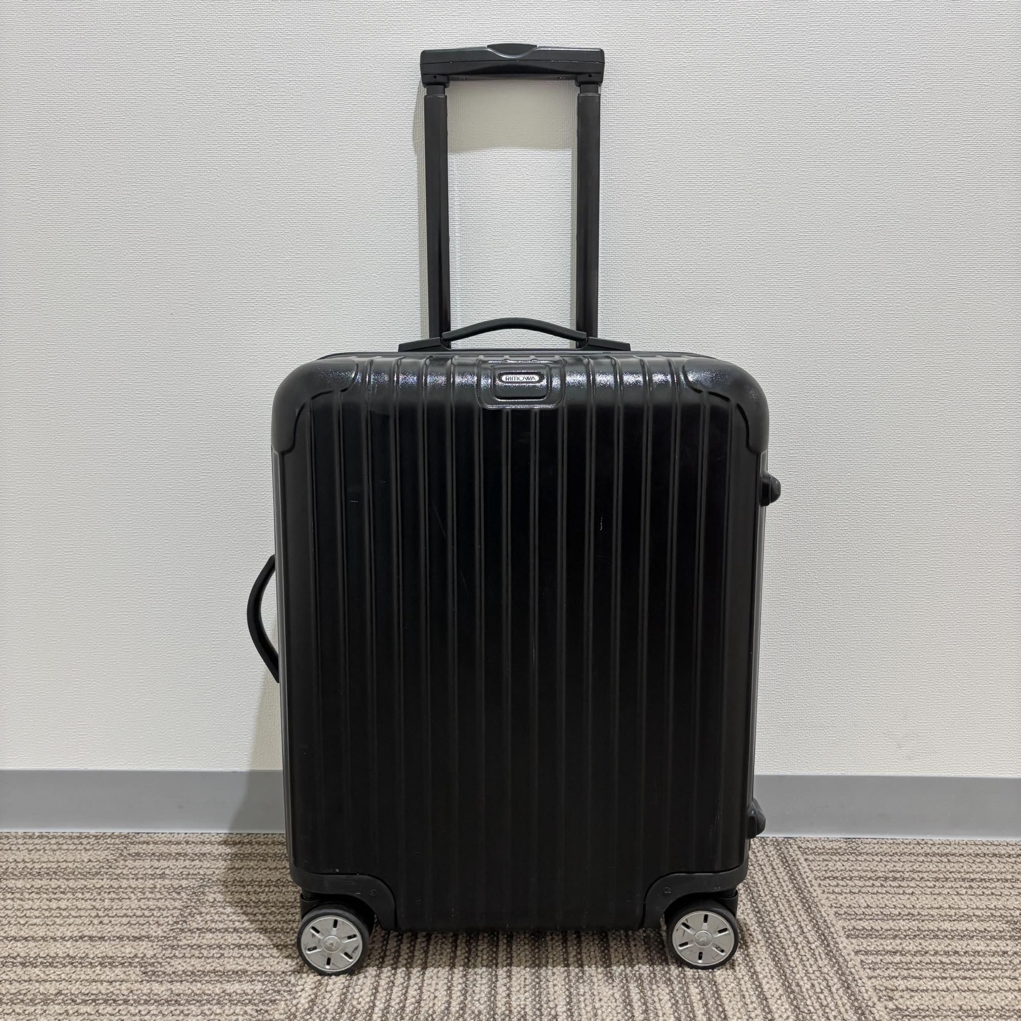 リモワ エッセンシャル (サルサ) U871.56-4 48リットル 中古商品 4輪