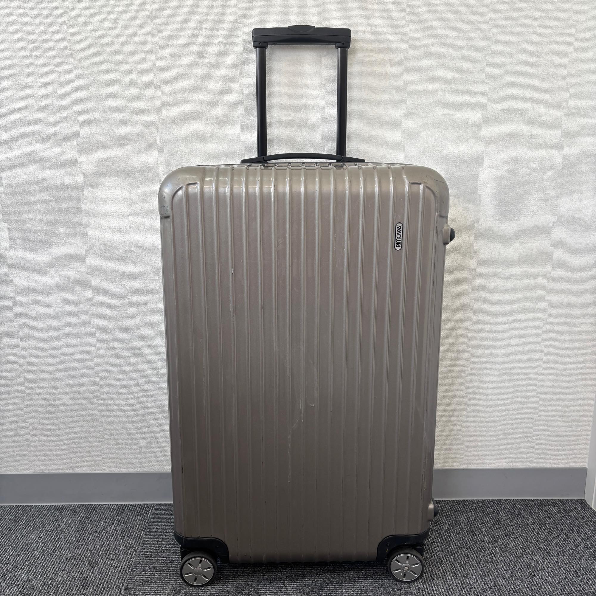 リモワ サルサ(エッセンシャル) 869.70-5 82リットル 中古商品 4輪