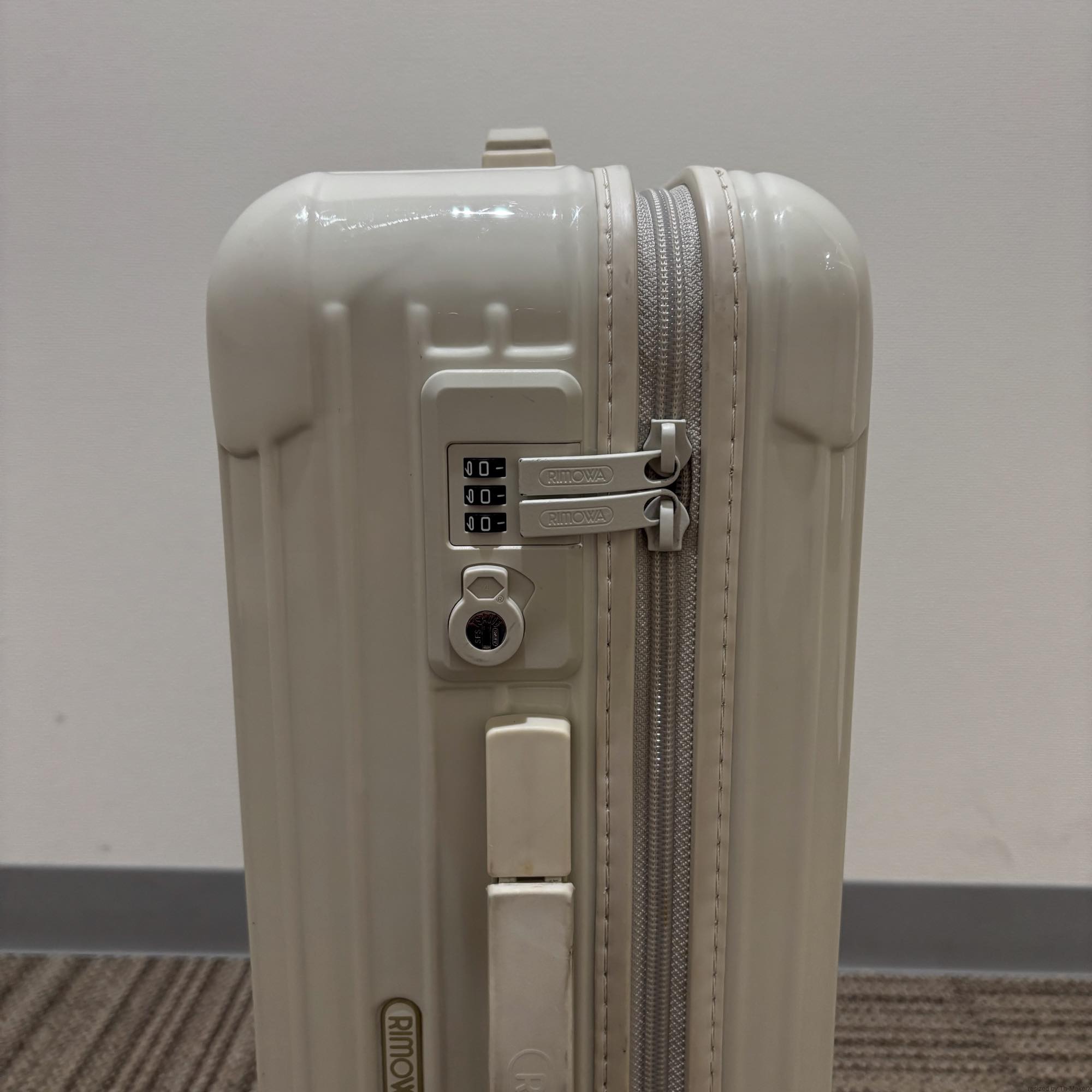 リモワ ユナイテッドアローズ限定 エッセンシャル(サルサ) 895.46-5 中古美品 32リットル 2輪