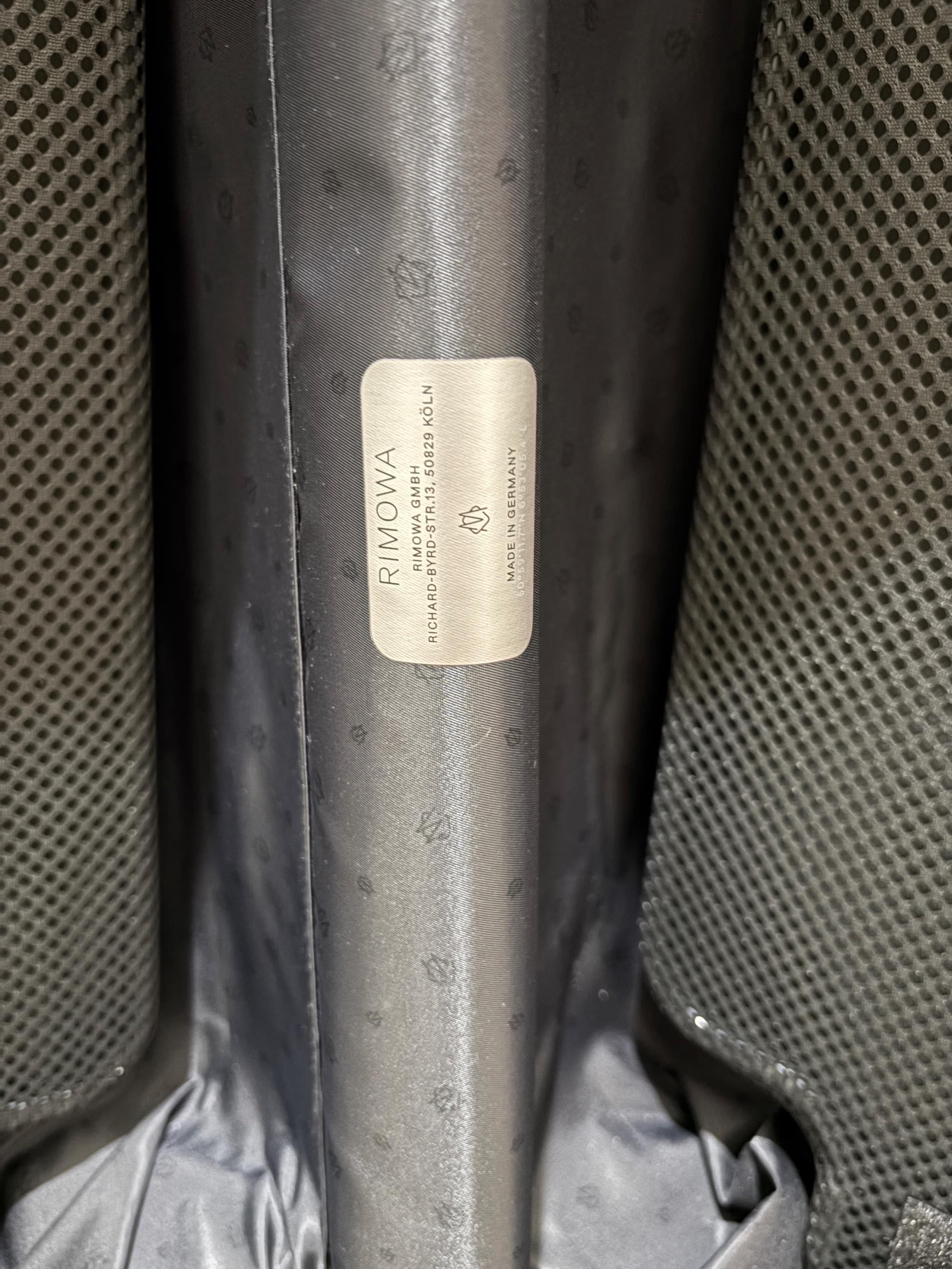 リモワ オリジナル 925.53.00.4-5 キャビン 中古美品 35リットル 4輪
