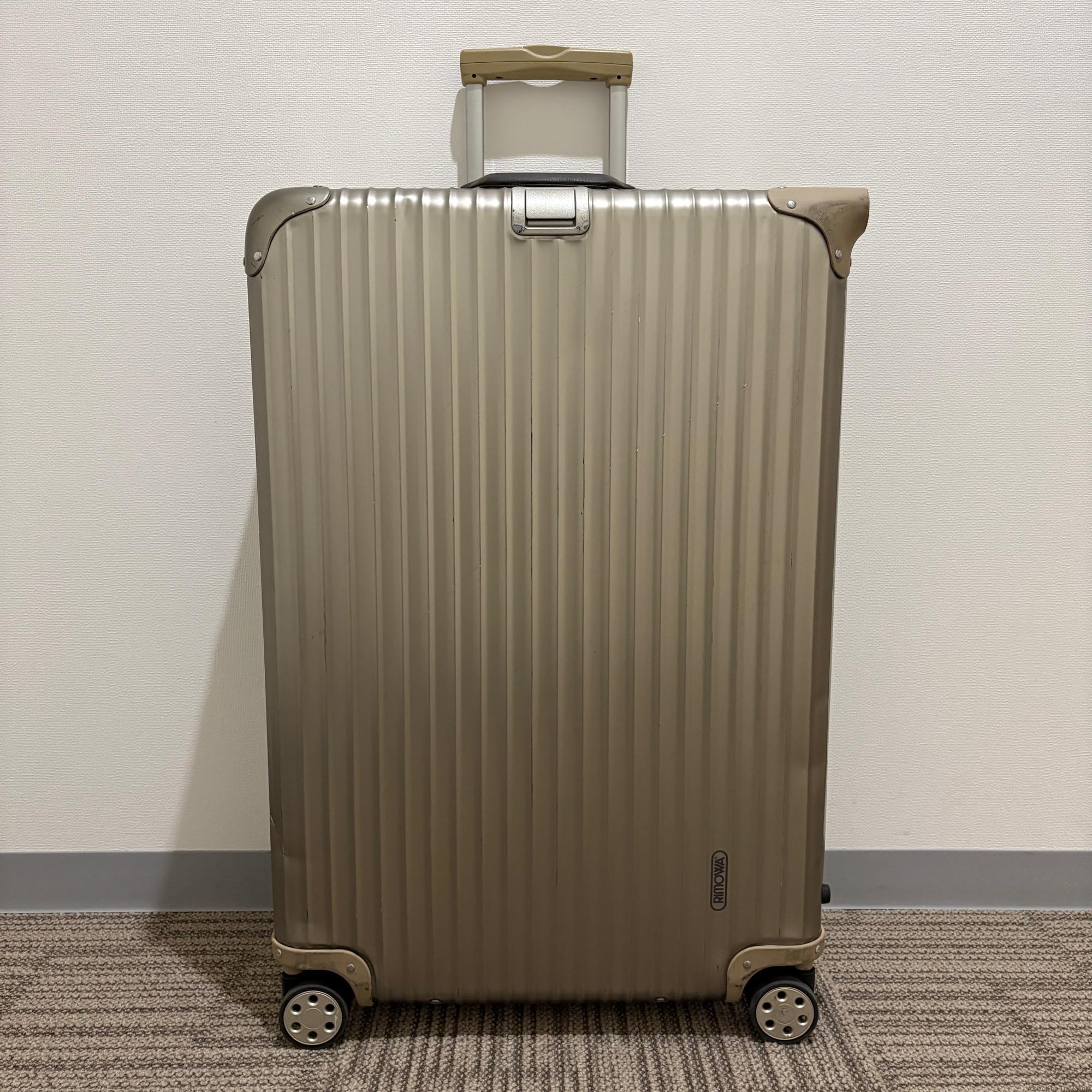 リモワ トパーズ チタニウム(オリジナル) 中古美品 945.77-5 98リットル 4輪