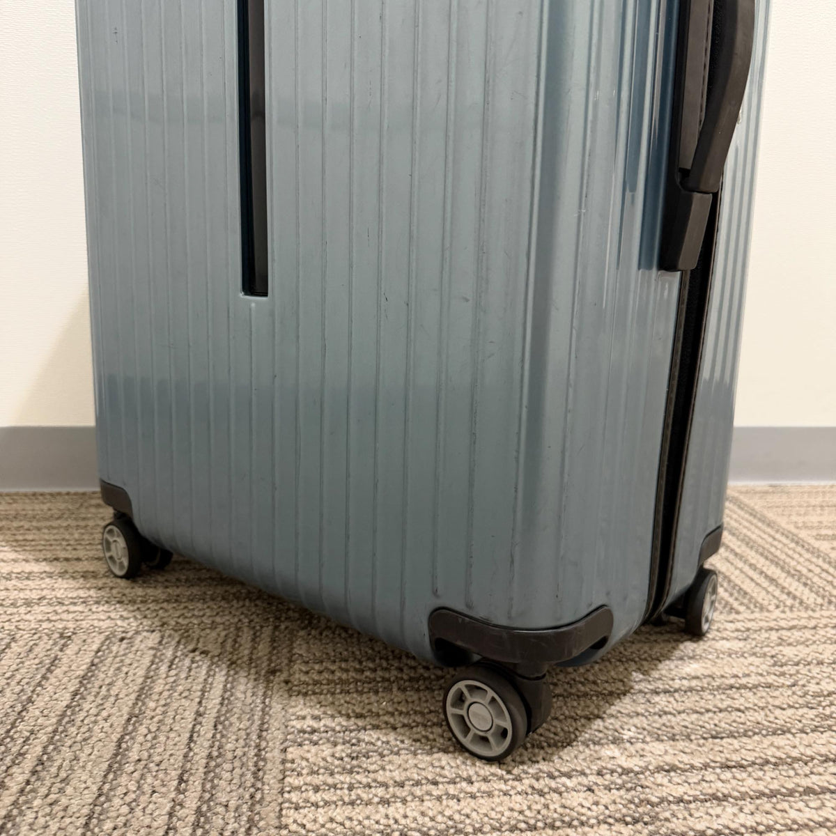 リモワ サルサ エアー 824.70-6 80リットル 中古美品 4輪