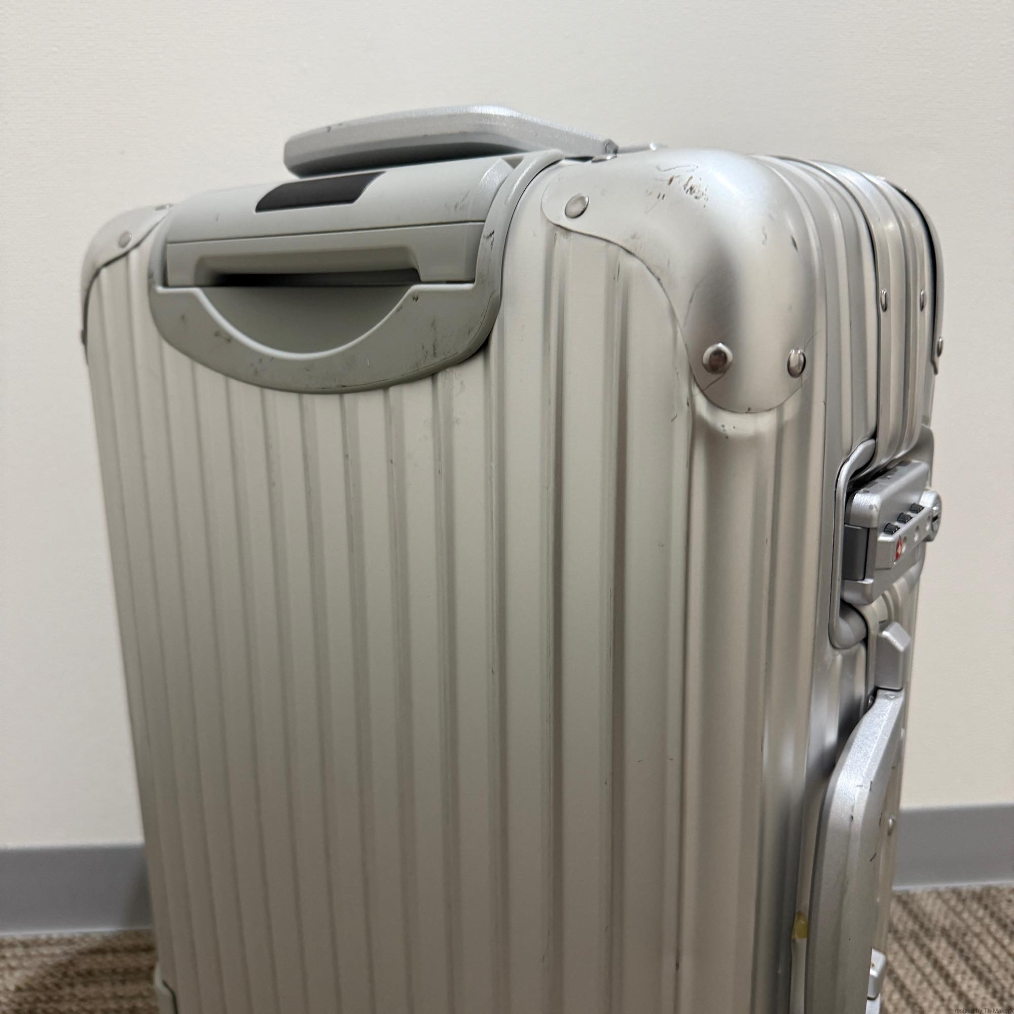 リモワ トパーズ 920.52-6 中古美品 32リットル 2輪