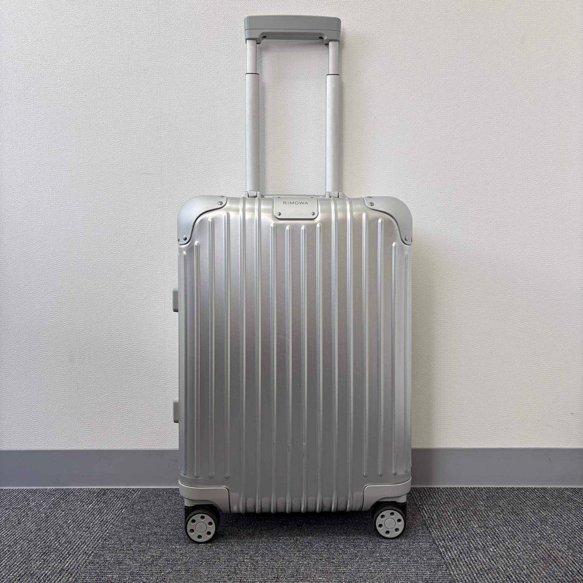 リモワ オリジナル 925.53.00.4-6 キャビン 中古美品 35リットル 4輪