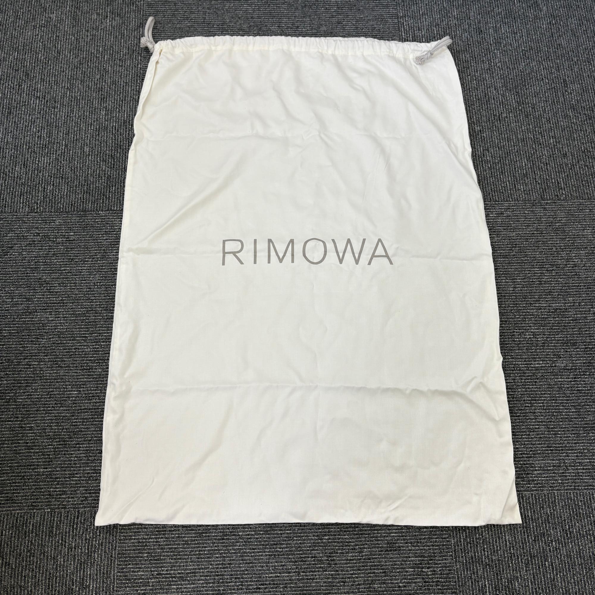 リモワ オリジナル 925.53.00.4-6 キャビン 中古美品 35リットル 4輪