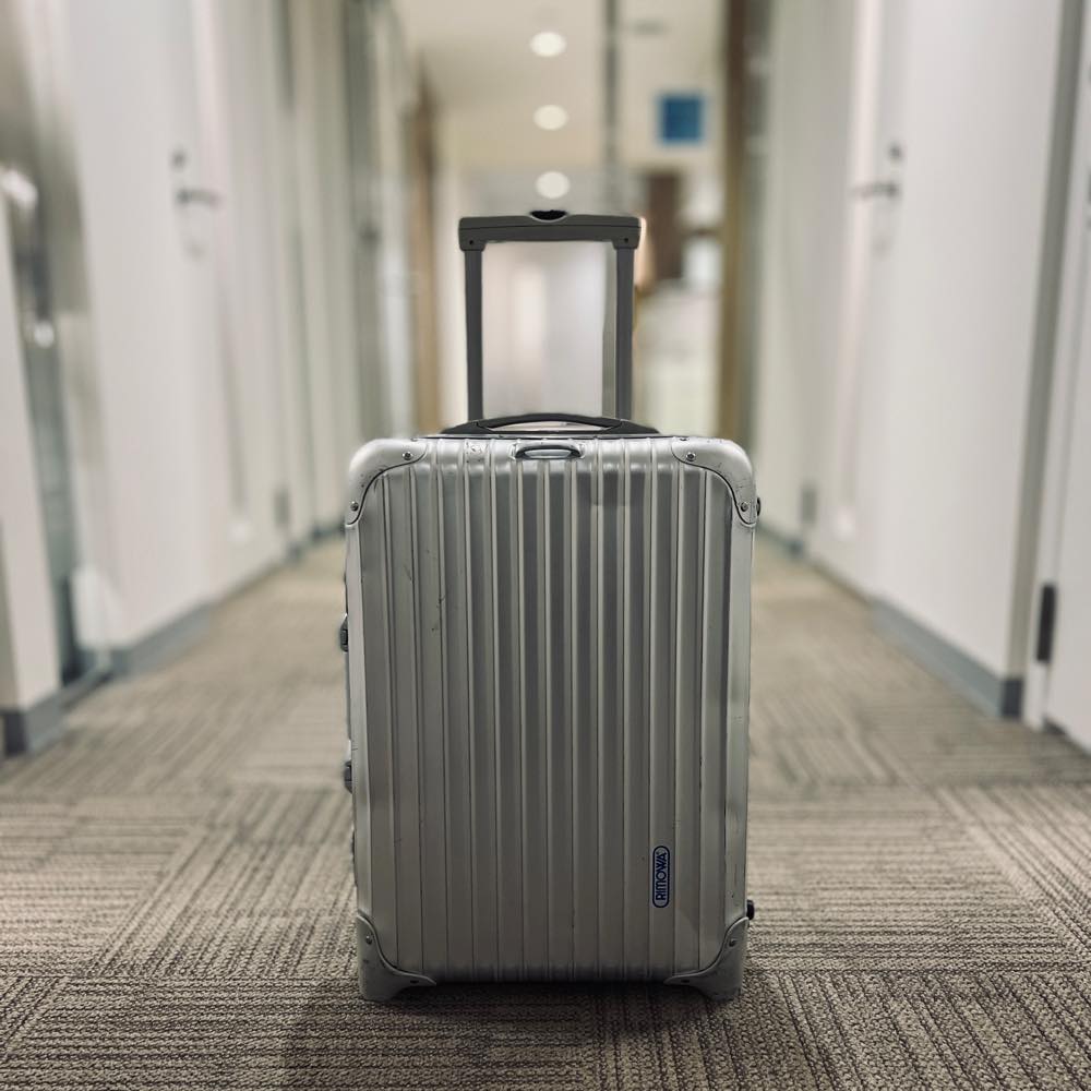 リモワ トパーズ 929.52-6 中古商品 32リットル 2輪 – リモワ(RIMOWA