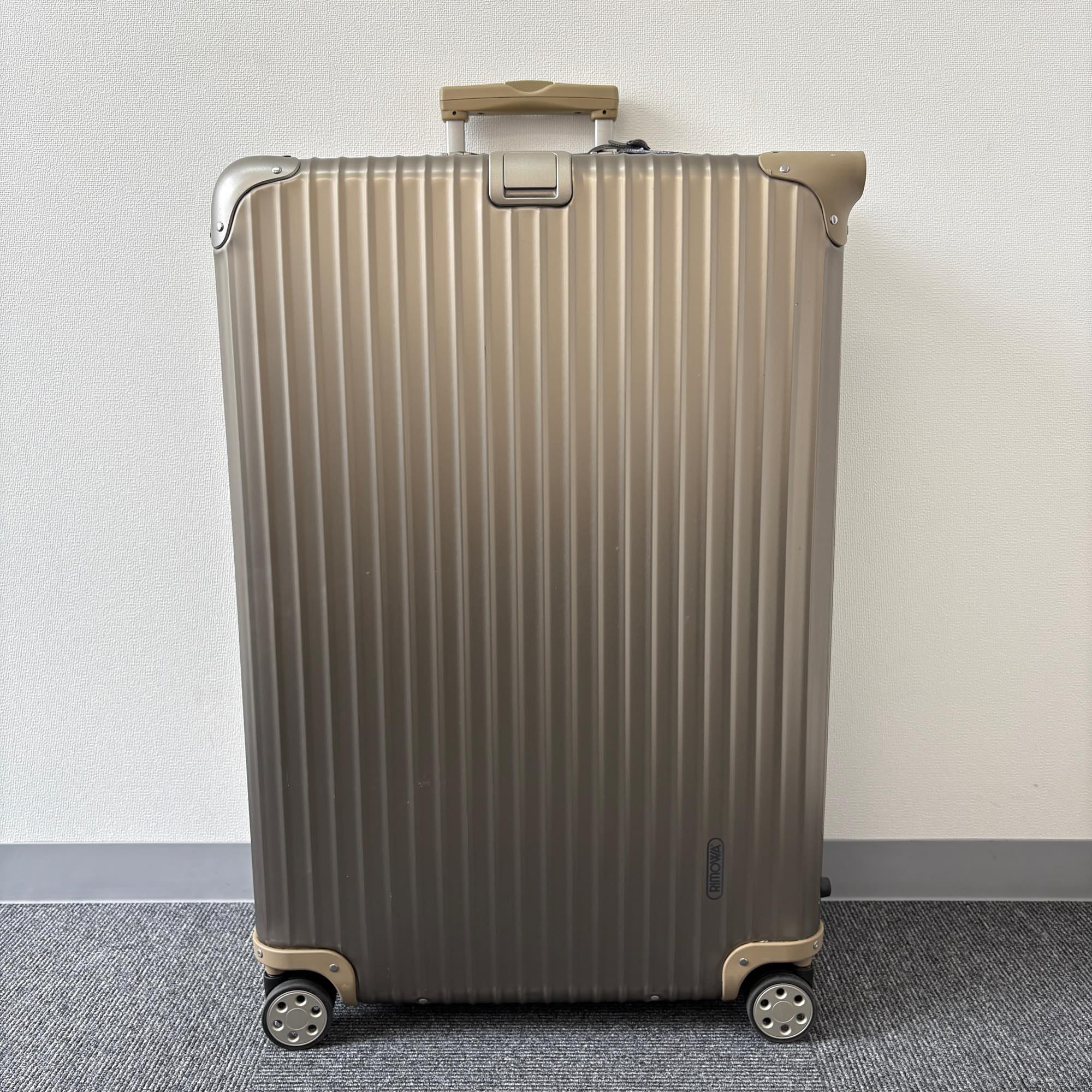 リモワ トパーズ チタニウム(オリジナル) 中古美品 945.77-5 98リットル 4輪