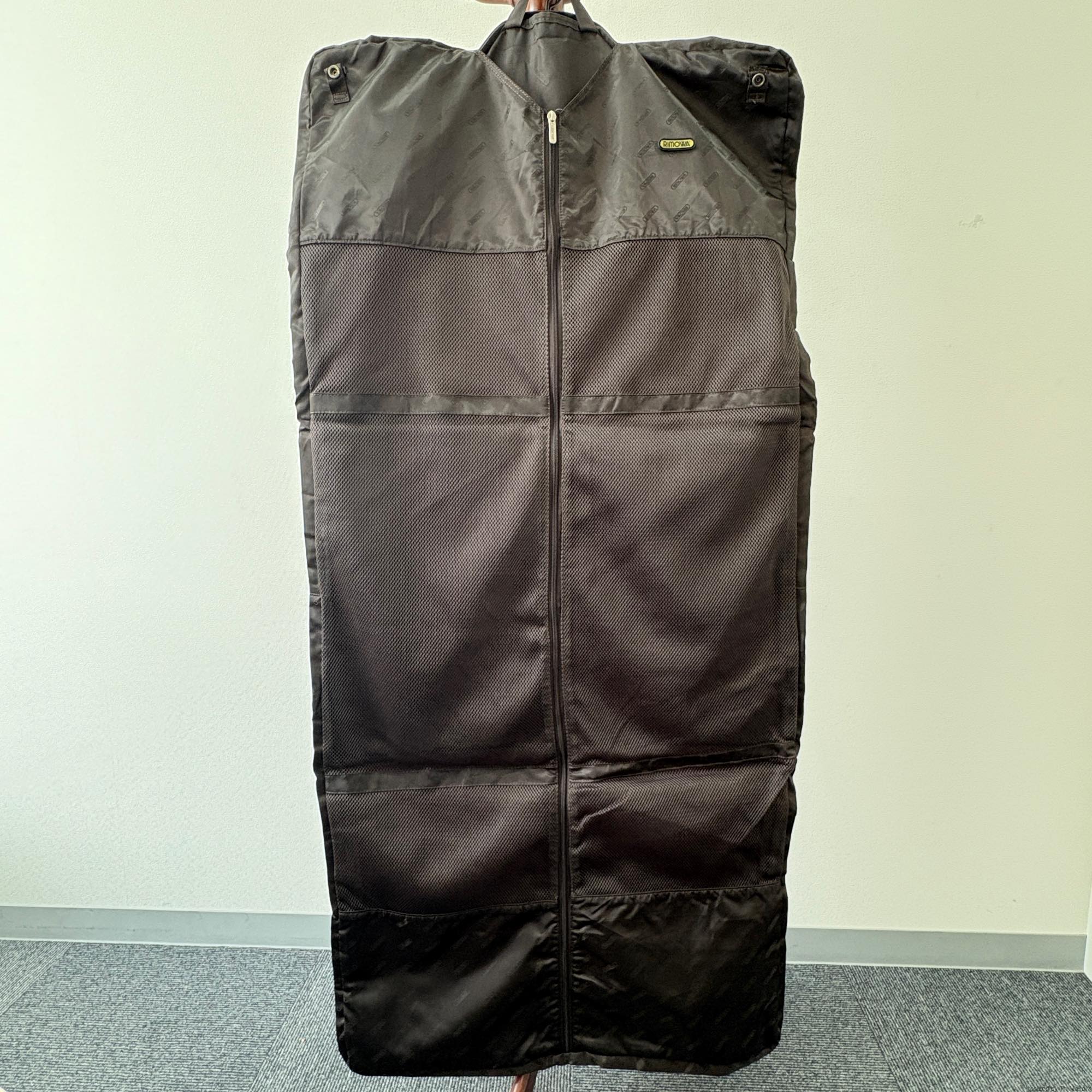 リモワ トパーズ チタニウム(オリジナル) 中古美品 945.77-5 98リットル 4輪