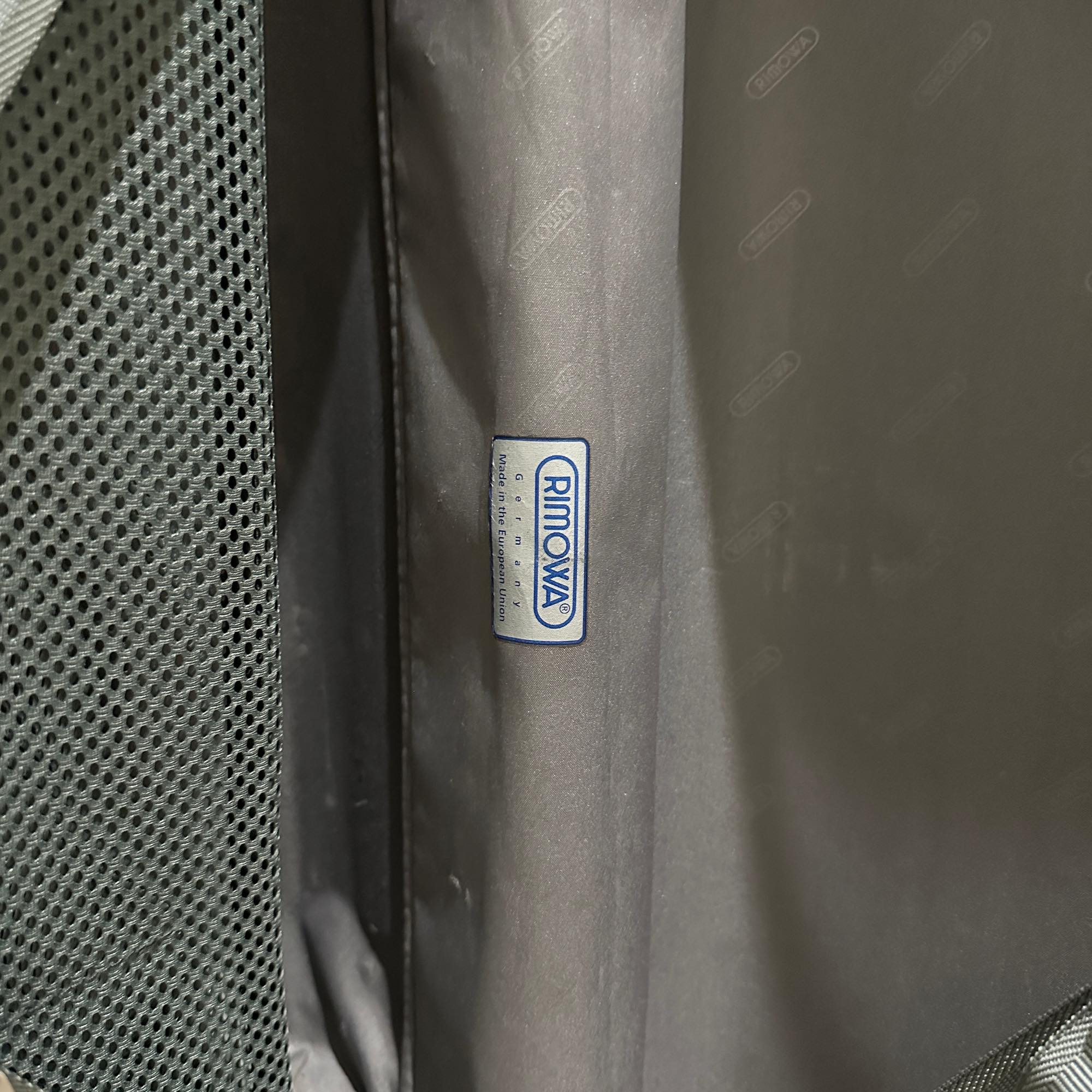 リモワ サルサ 851.52-7 32リットル 中古商品 2輪