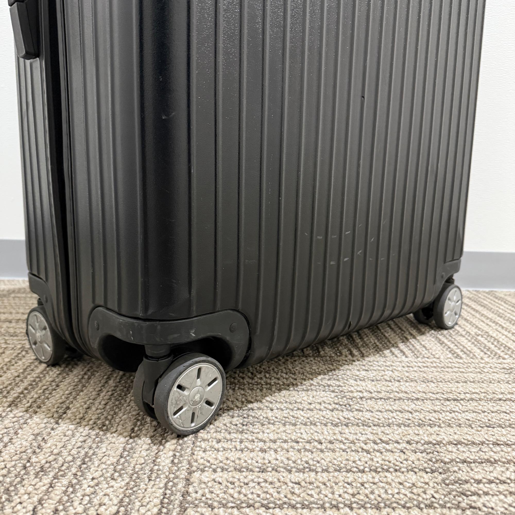 リモワ サルサ 871.77-7 107リットル 中古商品 4輪