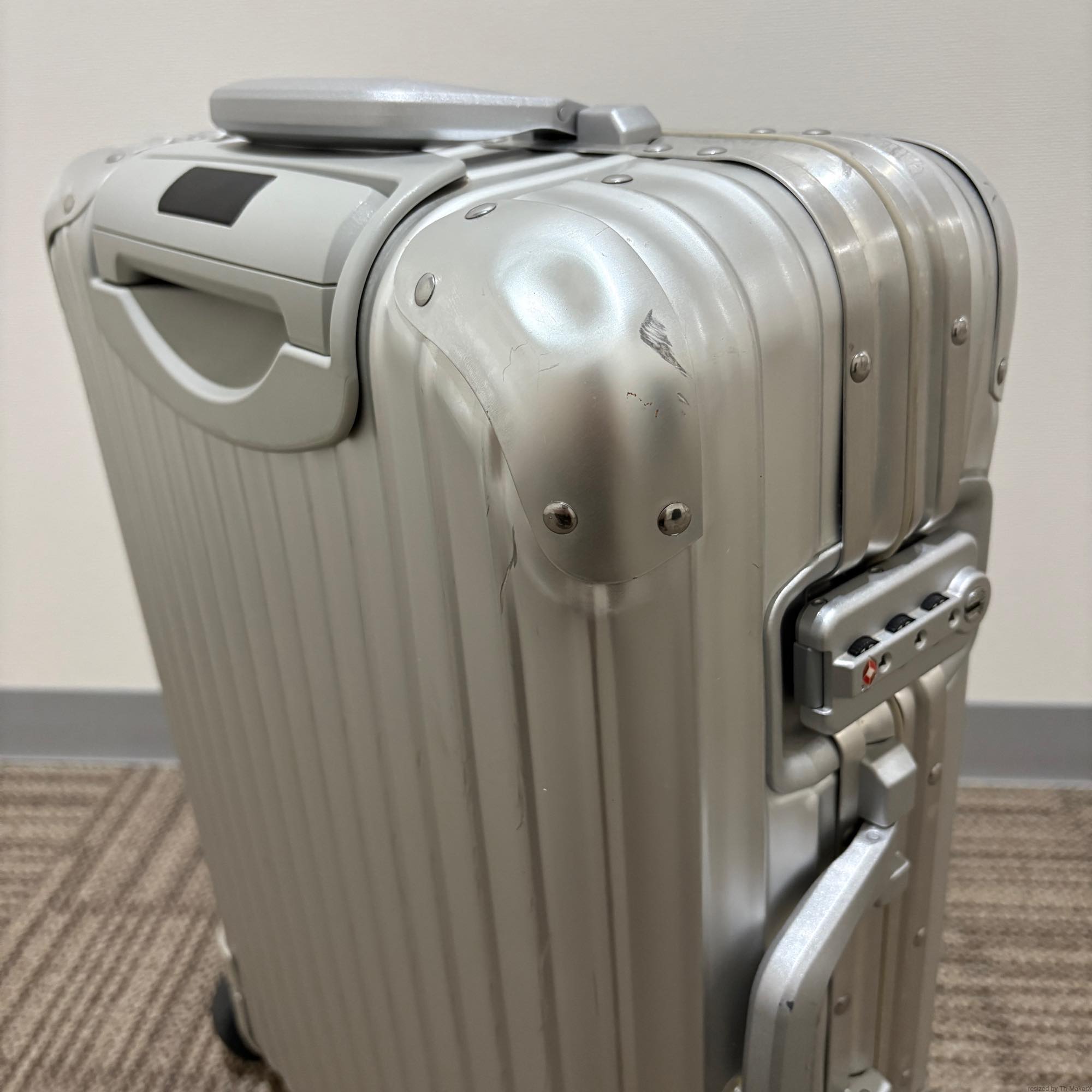 リモワ トパーズ 920.52-7 中古美品 32リットル 2輪