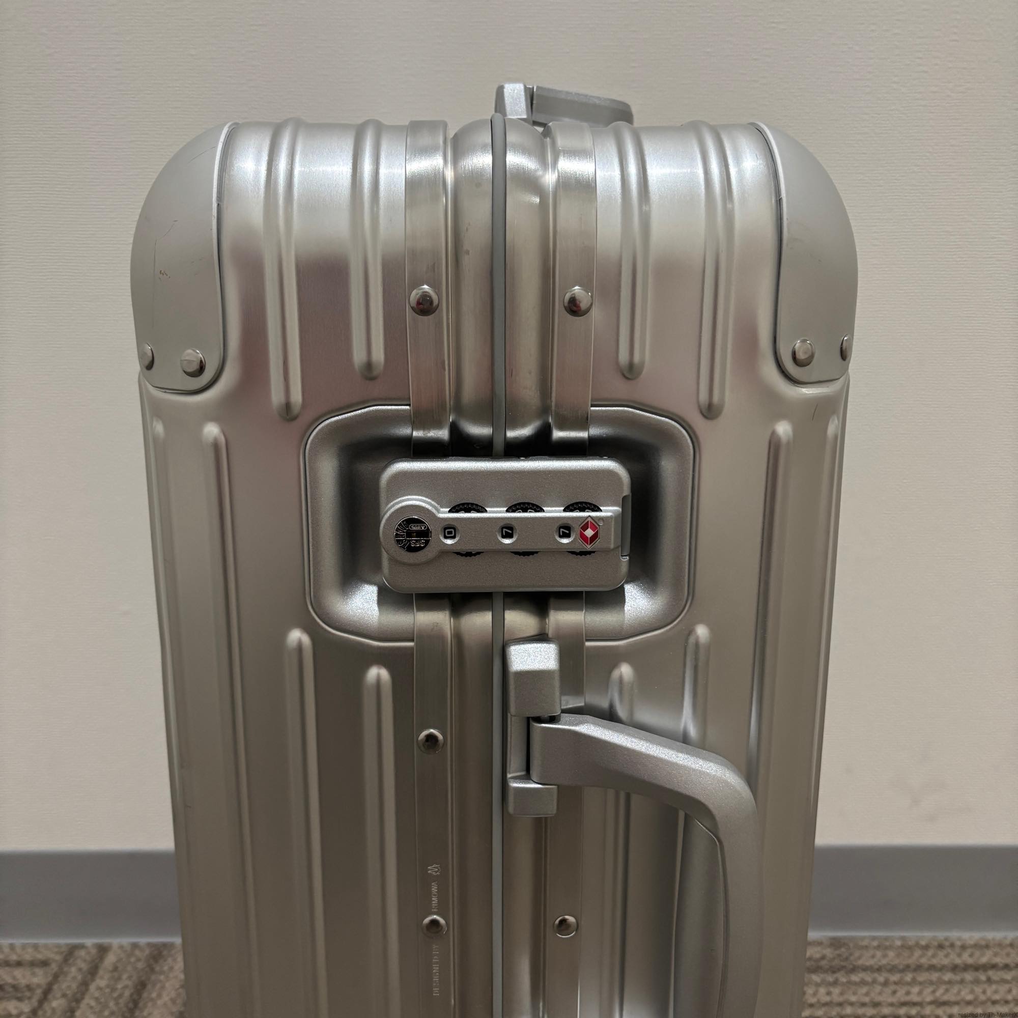 リモワ オリジナル 925.53.00.4-7 キャビン 中古美品 35リットル 4輪