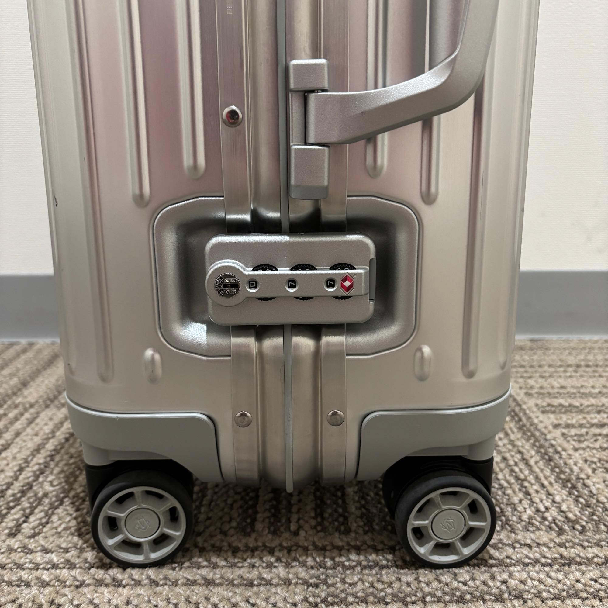 リモワ オリジナル 925.53.00.4-7 キャビン 中古美品 35リットル 4輪