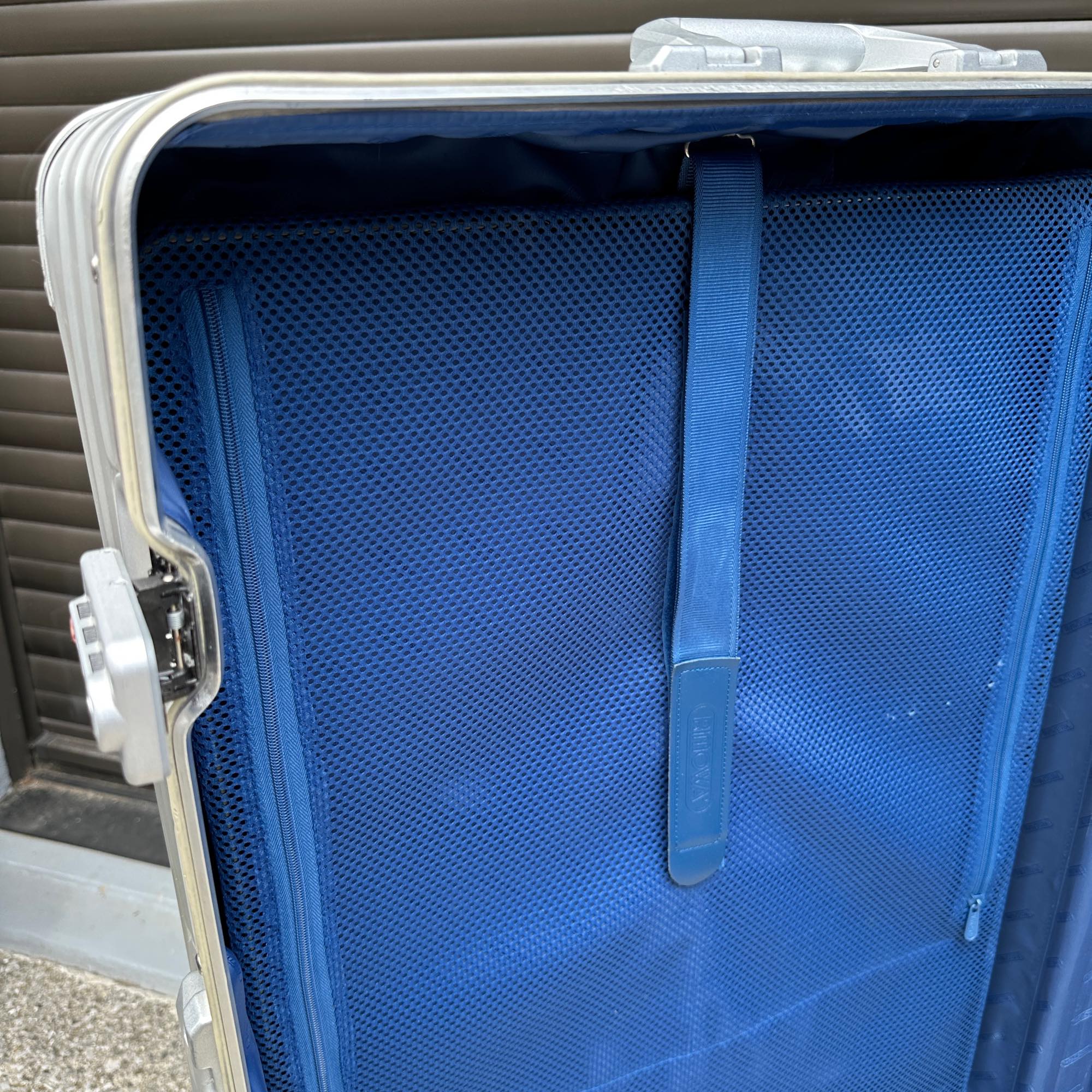 リモワ トパーズ 中古商品 932.77-7 104リットル 4輪