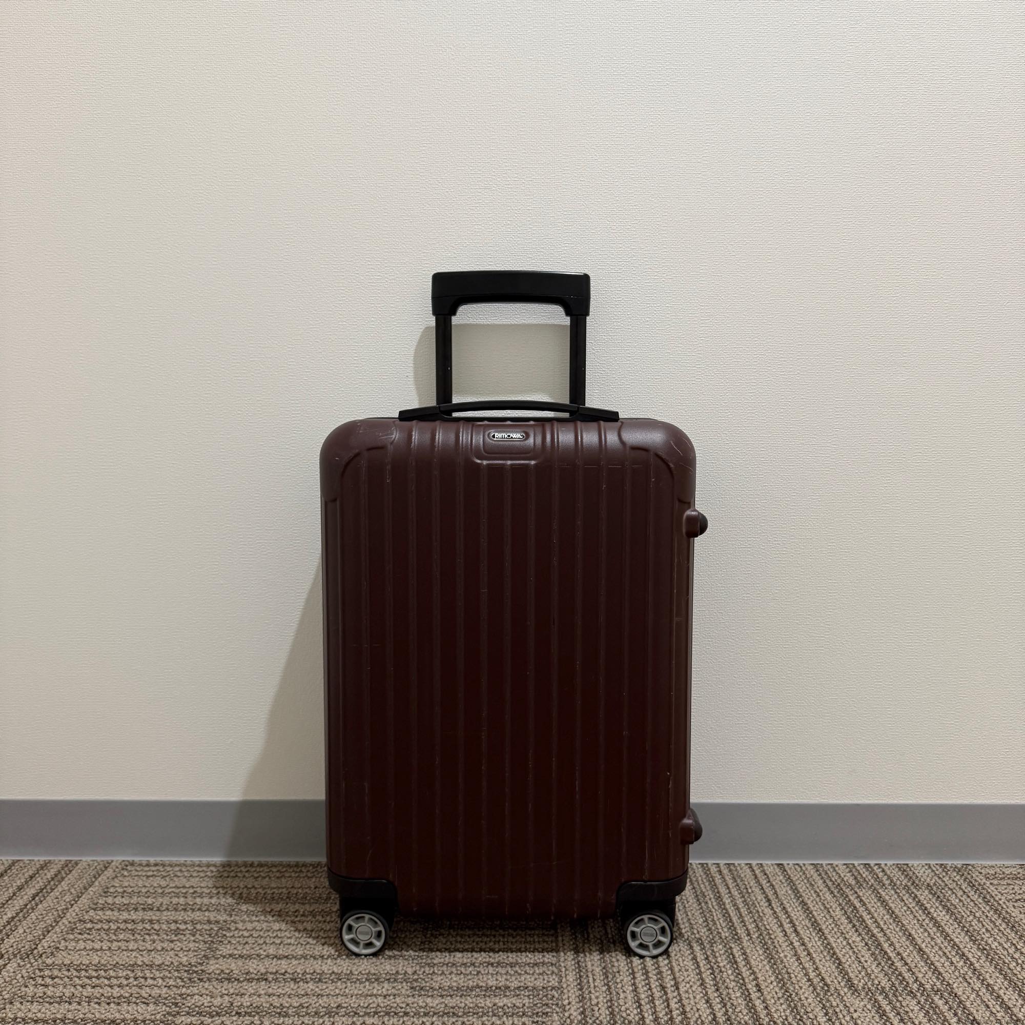 リモワ サルサ 810.52-8 中古美品 カルモナレッド 32リットル 4輪