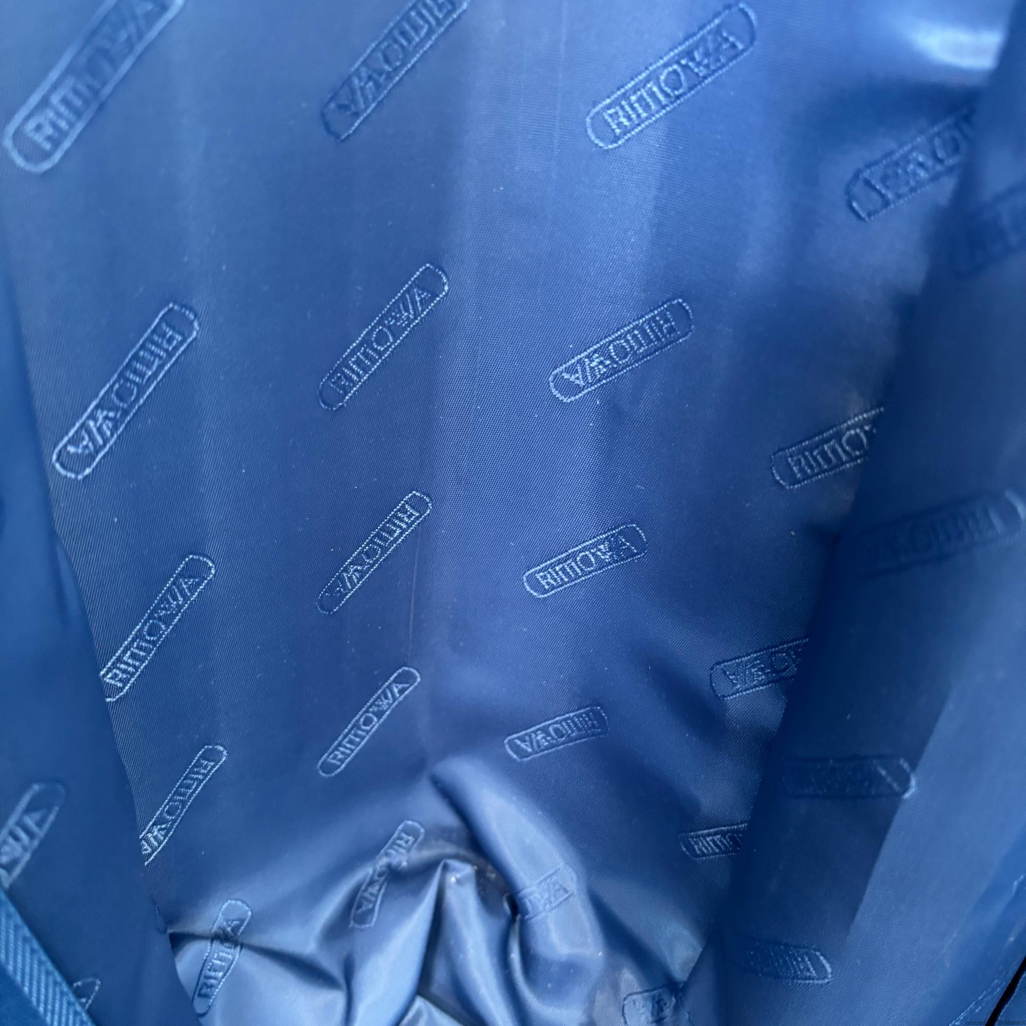 リモワ トパーズ(オリジナル) 920.52-8 中古美品 32リットル 4輪