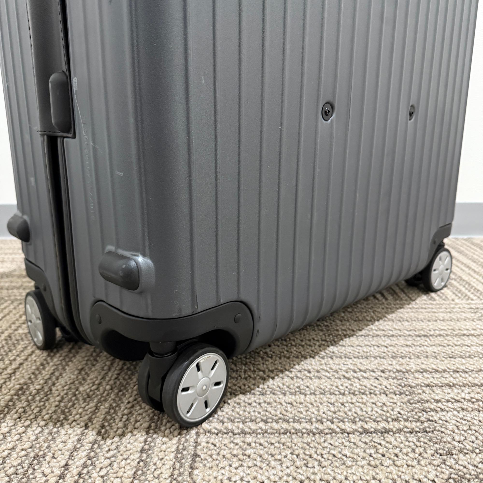 リモワ サルサ 810.77.35.4 中古美品 97リットル 4輪
