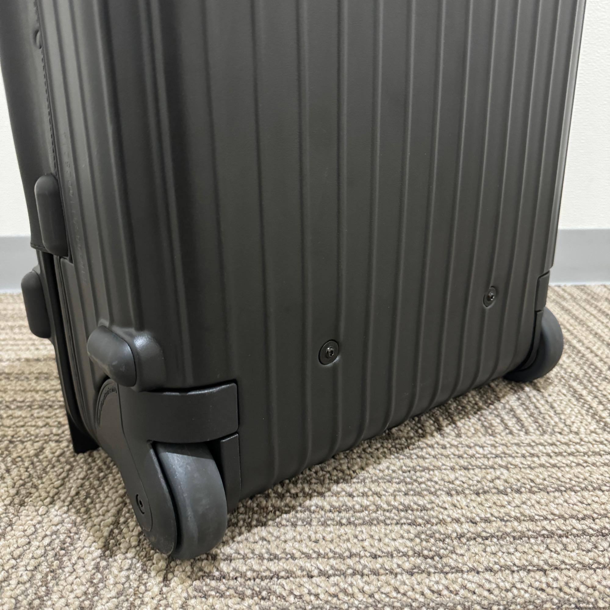 リモワ ANAコラボ限定サルサ 810.90.03.1 中古備品 32リットル 2輪